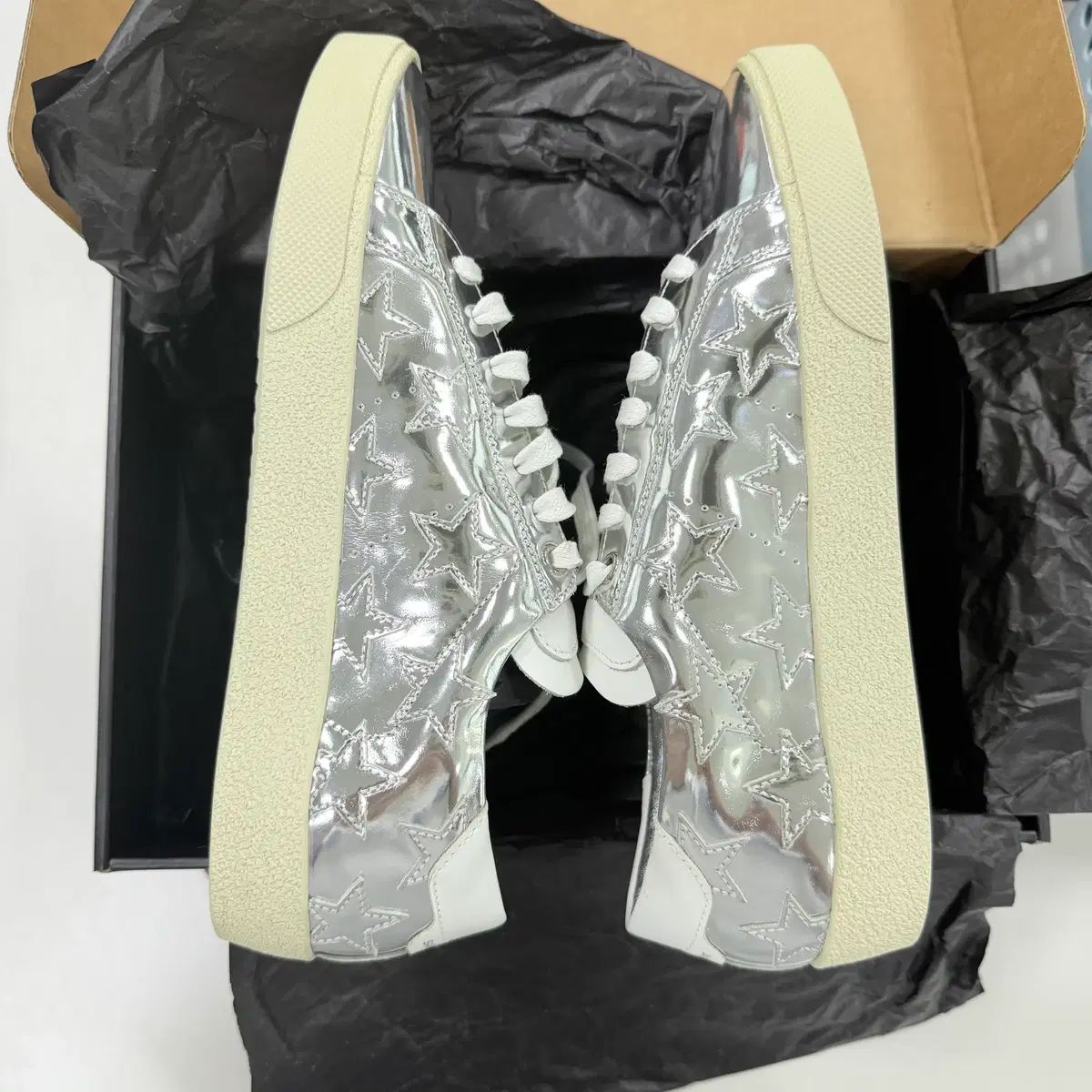 (新 商品)YSL サンローラン シルバー スター スニーカー / フラットフォーム スニーカー