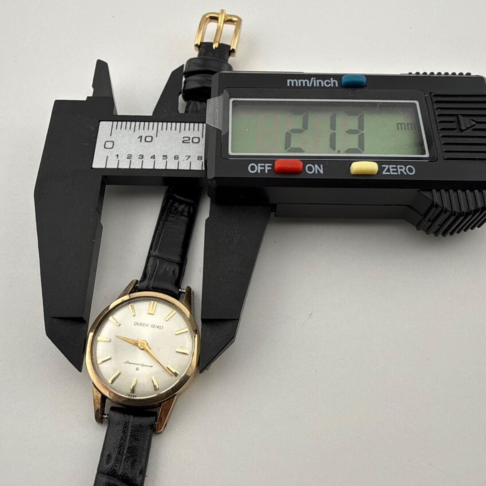 SEIKO セイコー QUEEN クイーンセイコー　DIASHOCK レディース　腕時計 ジャンク 稼働 【K421】