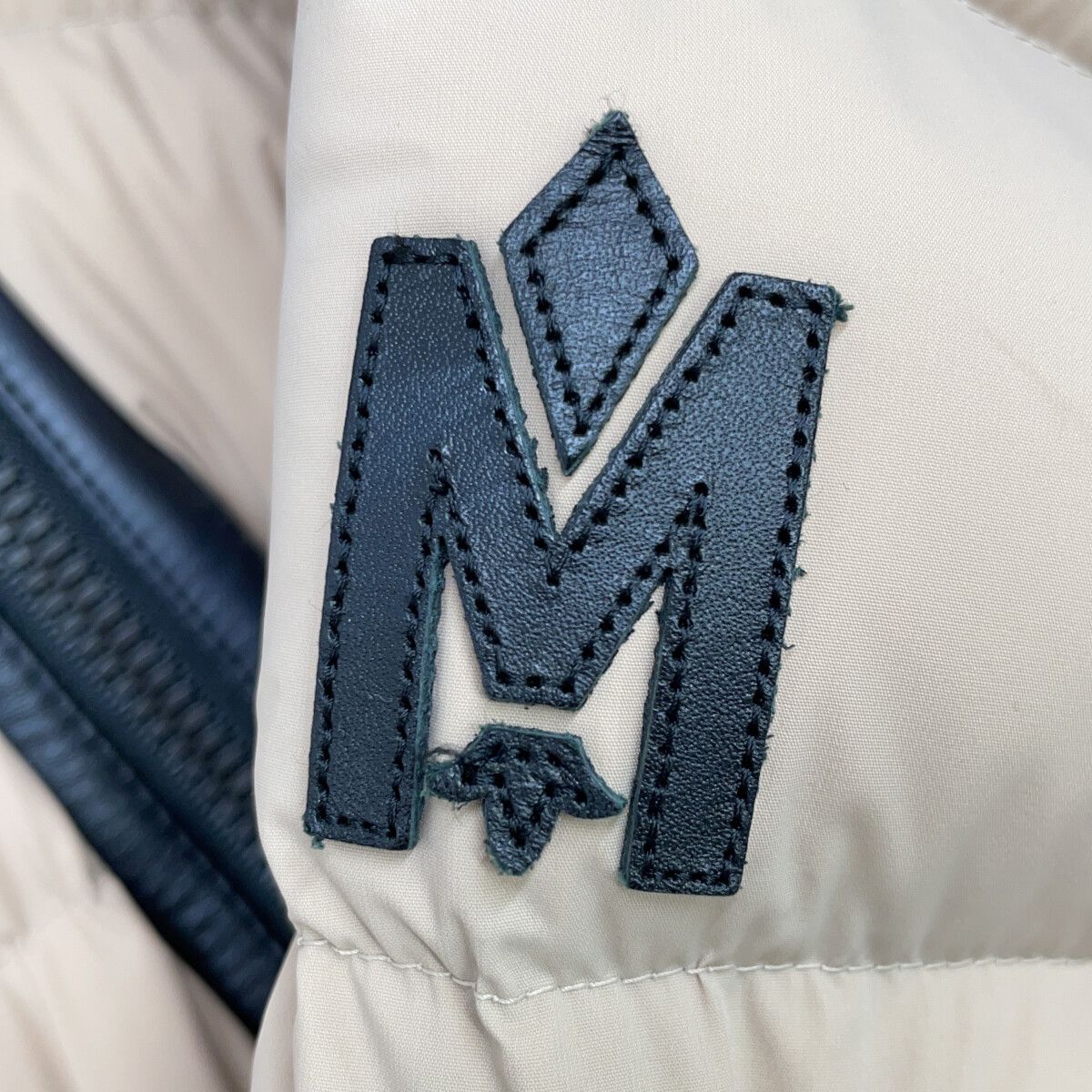 Mackage マッカージュ ﾍﾞｰｼﾞｭ 11812624-1A CALLA-F ﾌｨﾝﾗｸｰﾝﾌｧｰ ﾀﾞｳﾝｺｰﾄ M/M