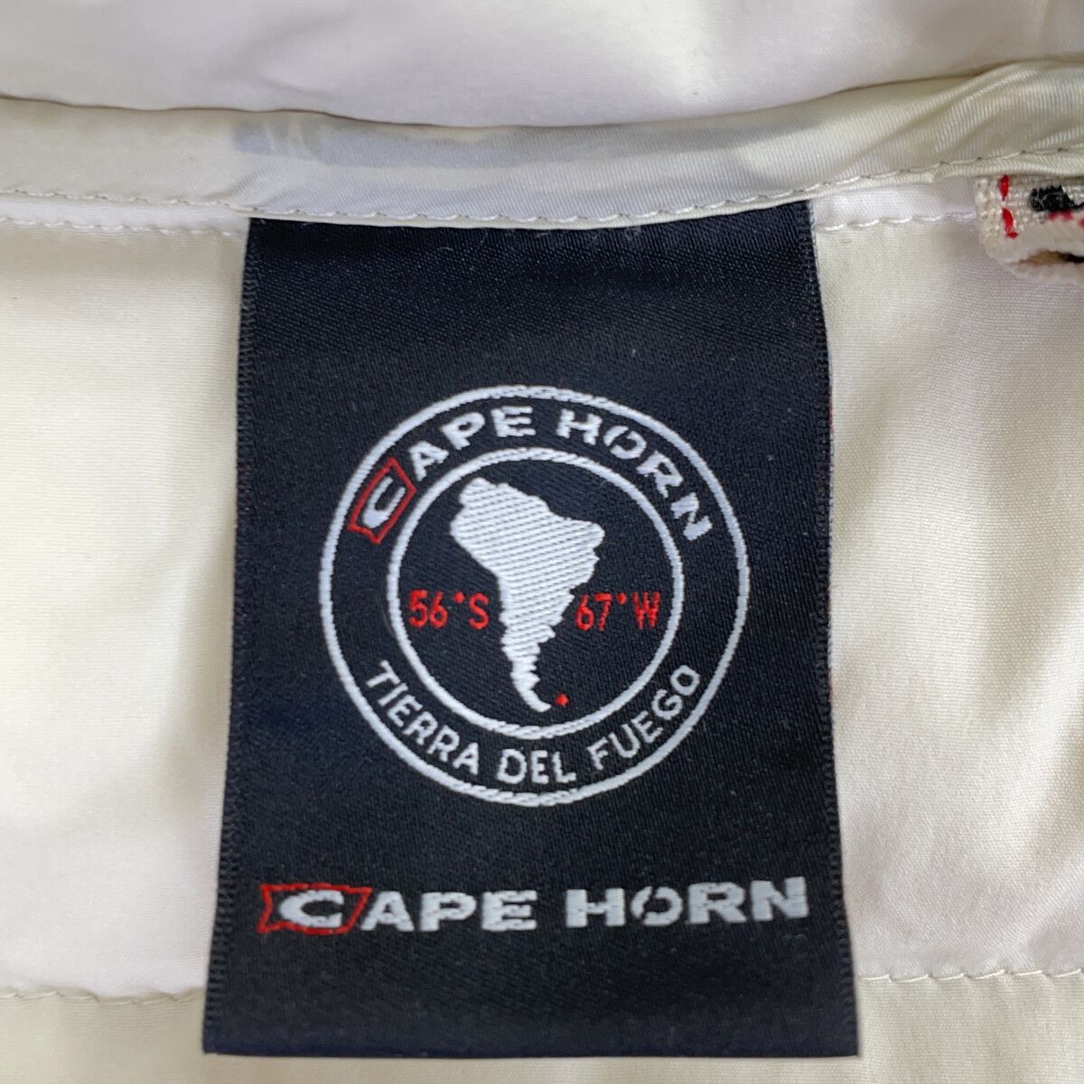 CAPE HORN ケープホーン アイボリー 72576 SALTA ラクーンファー付き ダウンコート 42 CAPE HORN ケープホーン アイボリー 72576 SALTA ラクーンファー付き ダウンコート 42