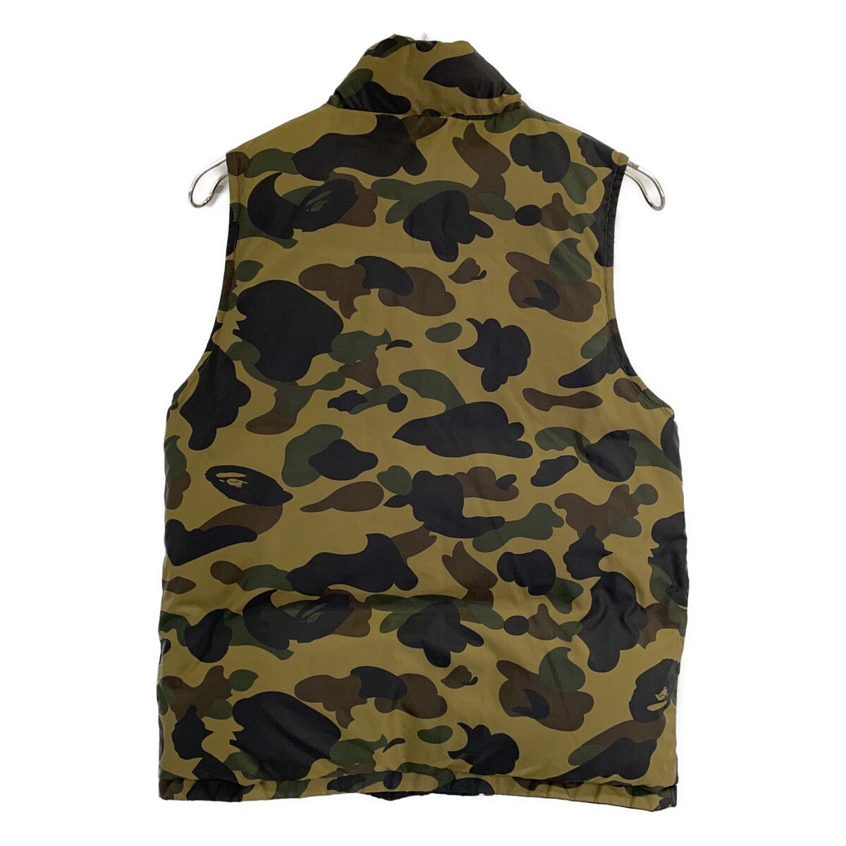 A BATHING APE アベイシングエイプ ブラック×オリーブドラブカラー エイプカモ リバーシブル ダウンベスト A BATHING APE アベイシングエイプ ブラック×オリーブドラブカラー エイプカモ リバーシブル ダウンベスト