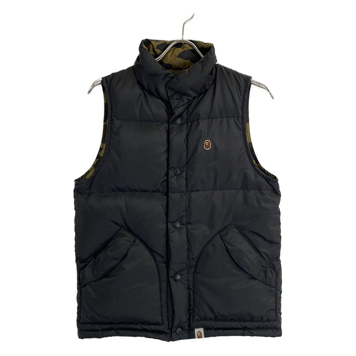A BATHING APE アベイシングエイプ ブラック×オリーブドラブカラー エイプカモ リバーシブル ダウンベスト A BATHING APE アベイシングエイプ ブラック×オリーブドラブカラー エイプカモ リバーシブル ダウンベスト