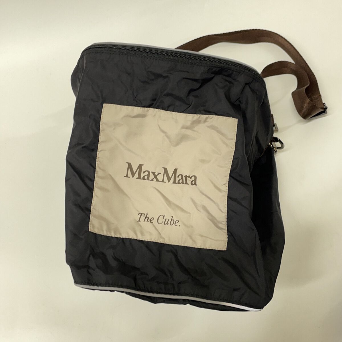 Max Mara マックスマーラ 21年 949611166 THE CUBE ブラック NOVEF リバーシブル ダウンコート 38 Max Mara マックスマーラ 21年 949611166 THE CUBE ブラック NOVEF リバーシブル ダウンコート 38