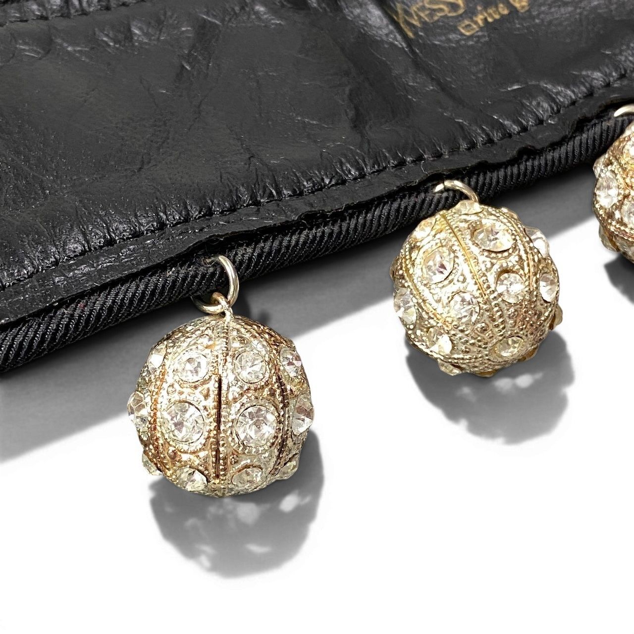 e8 YVESSAINTLAURENT リブゴーシュ ヴィンテージ ベルト ベルベット フランス製 1 ブラック レディース 女性用u02t e8 YVESSAINTLAURENT リブゴーシュ ヴィンテージ ベルト ベルベット フランス製 1 ブラック レディース 女性用u02t