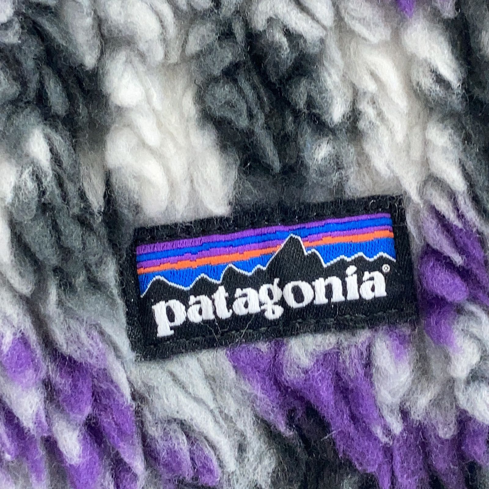 patagonia パタゴニア 23060FA13 雪柄 ﾒﾝｽﾞ ｸﾗｼｯｸ ﾚﾄﾛX ｶｰﾃﾞｨｶﾞﾝ XS