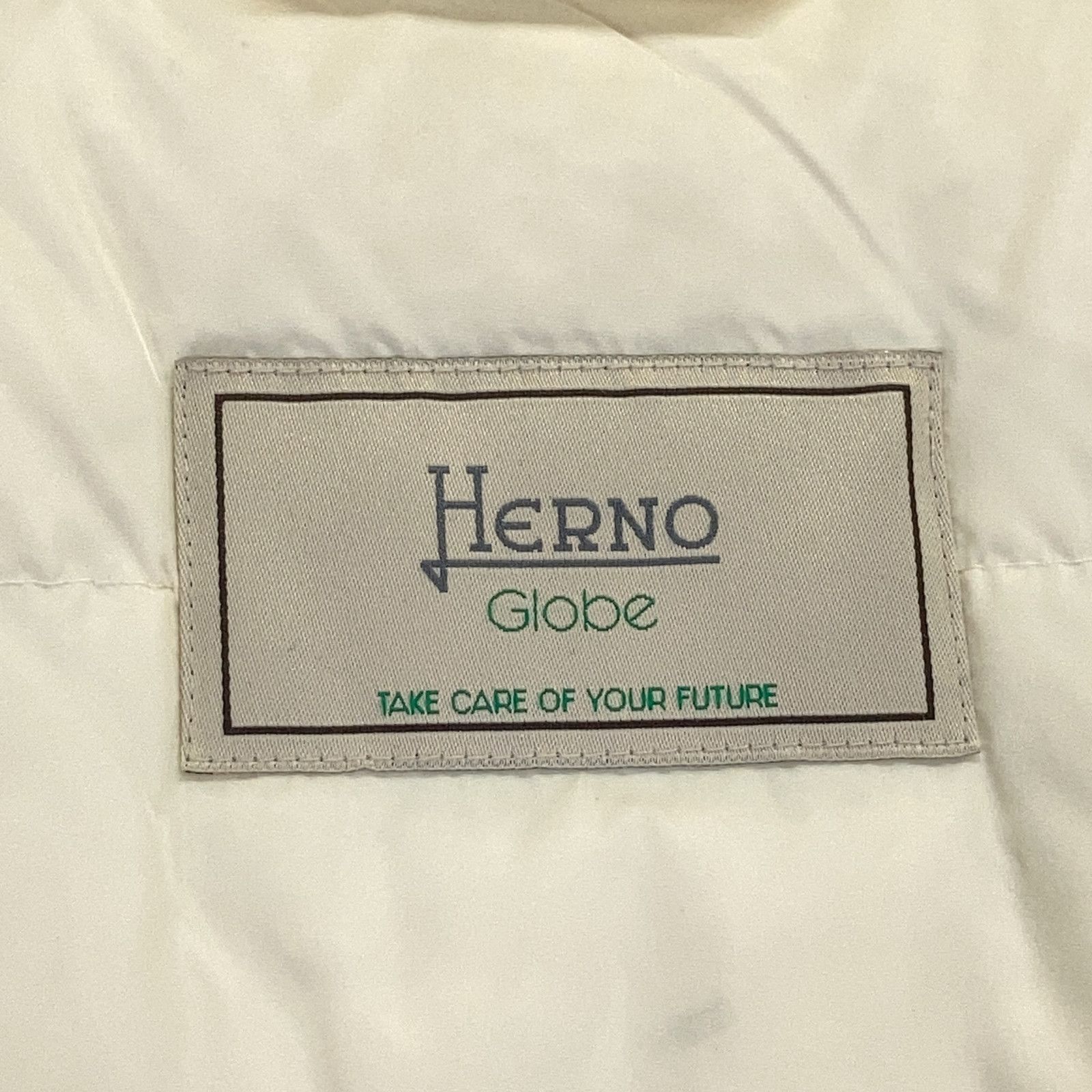 HERNO ヘルノ ﾎﾜｲﾄ PI0804U GLOBE ﾀﾞｳﾝｼﾞｬｹｯﾄ 48