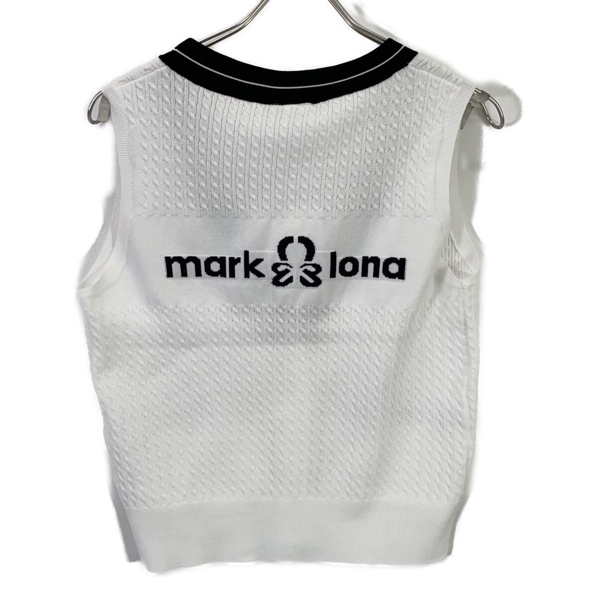 MARK&LONA マークアンドロナ MLW-6A-AB04 ホワイト ニットベスト ヘンリーネック シャツ 38 MARK&LONA マークアンドロナ MLW-6A-AB04 ホワイト ニットベスト ヘンリーネック シャツ 38