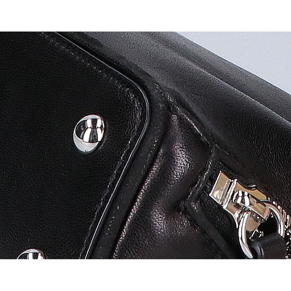 Maison Margiela メゾンマルジェラ 25AW SB1WG0065 GLAM SLAM/グラムスラム エンブロイダリー トラペゾイド シープスキン 2WAYショルダーバッグ Maison Margiela メゾンマルジェラ 25AW SB1WG0065 GLAM SLAM/グラムスラム エンブロイダリー トラペゾイド シープスキン 2WAYショルダーバッグ