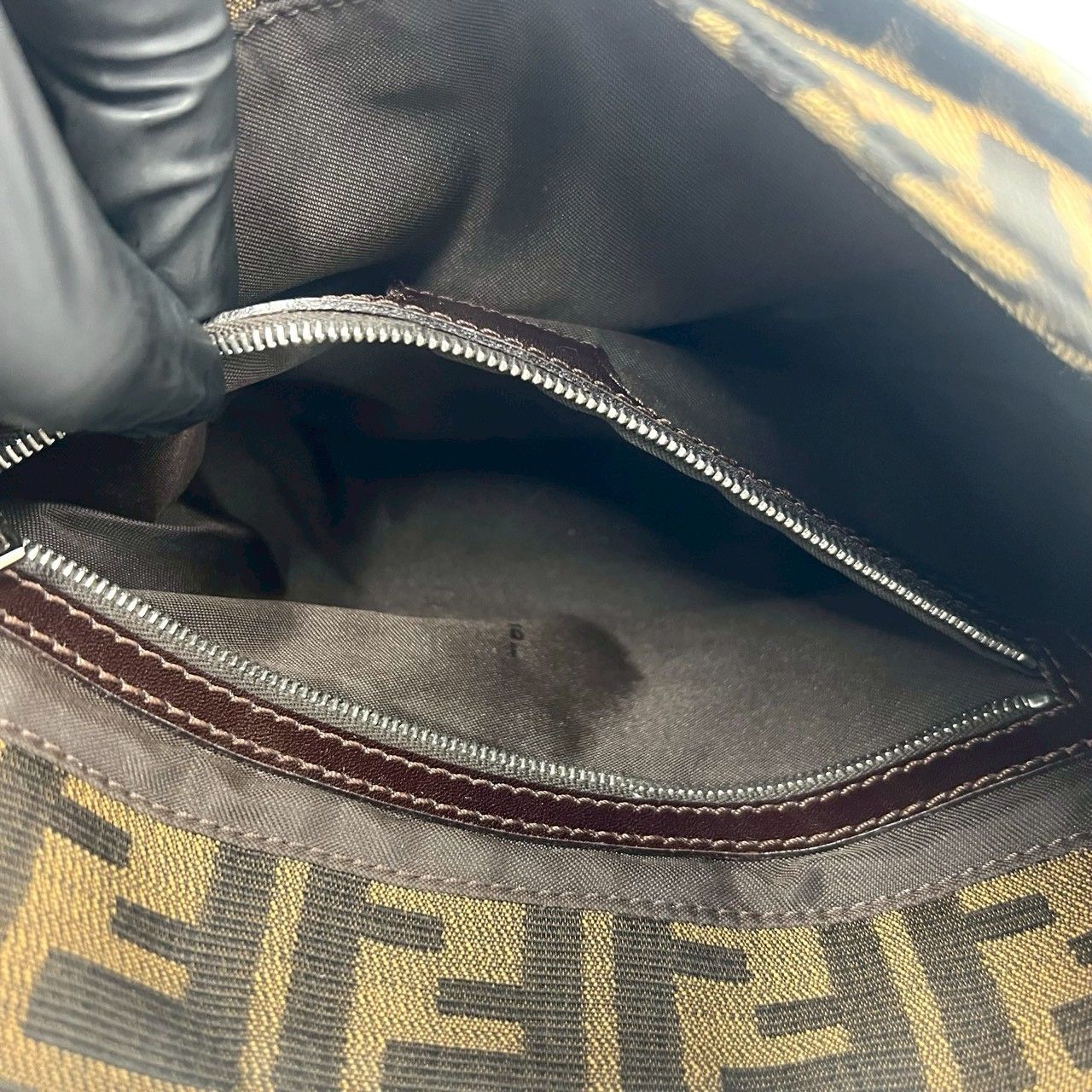ほぼ未使用 袋付き FENDI フェンディ ズッカ FF 柄 金具 キャンバス 