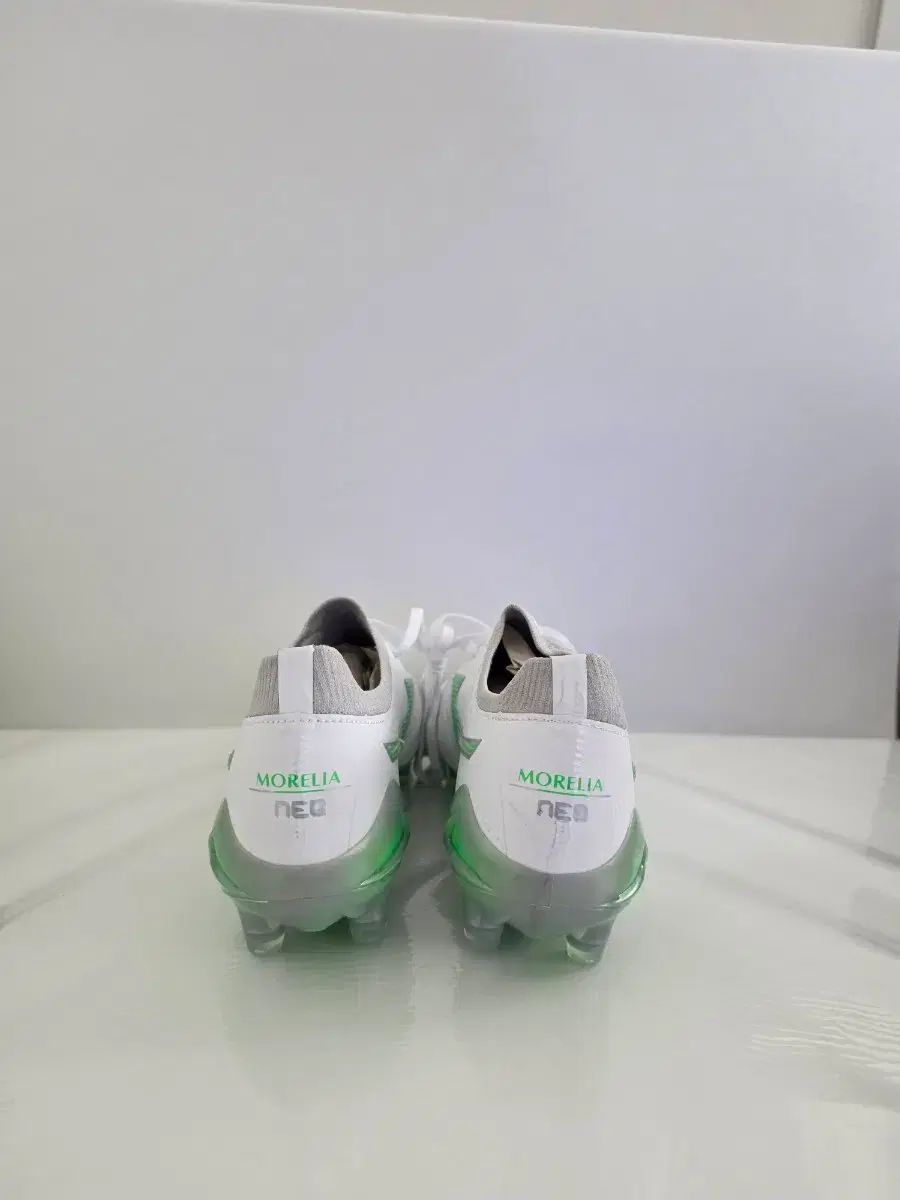(未使用)ミズノ モレリア NEO₄ ベータ ジャパン サッカーシューズ 250サイズ