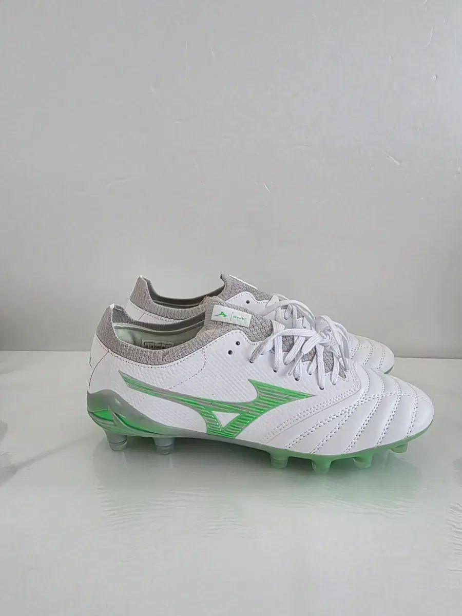 (未使用)ミズノ モレリア NEO₄ ベータ ジャパン サッカーシューズ 250サイズ