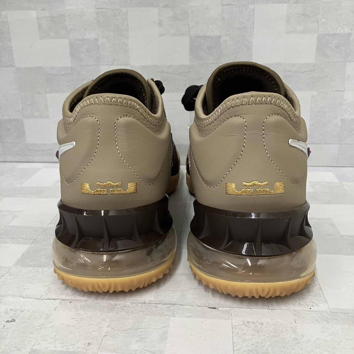 NIKE LEBRON 18 XVII LOW Viotech Atomos コラボ ナイキ レブロン CW3153-200 ブラウン パープル 26.5cm 箱あり インソール欠損 NIKE LEBRON 18 XVII LOW Viotech Atomos コラボ ナイキ レブロン CW3153-200 ブラウン パープル 26.5cm 箱あり インソール欠損