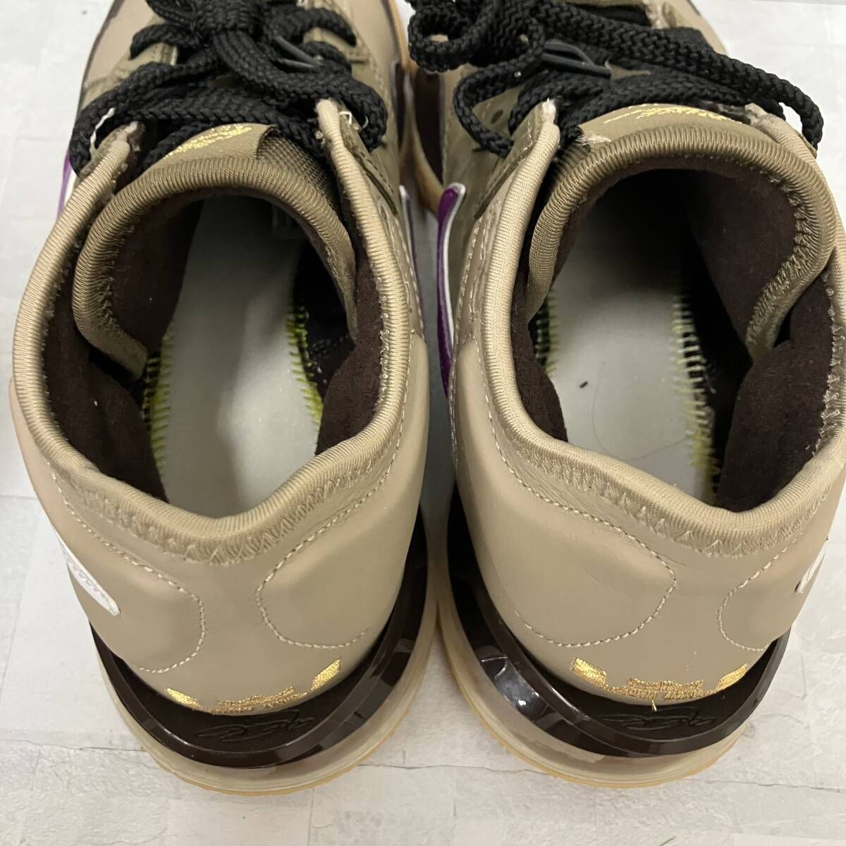 NIKE LEBRON 18 XVII LOW Viotech Atomos コラボ ナイキ レブロン CW3153-200 ブラウン パープル 26.5cm 箱あり インソール欠損 NIKE LEBRON 18 XVII LOW Viotech Atomos コラボ ナイキ レブロン CW3153-200 ブラウン パープル 26.5cm 箱あり インソール欠損
