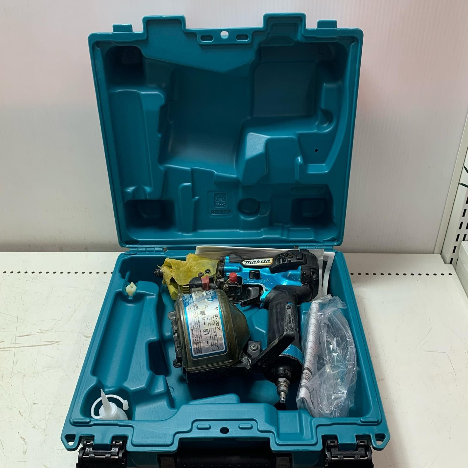 MAKITA マキタ 50ｍｍ高圧エア釘打 AN512H ブルー