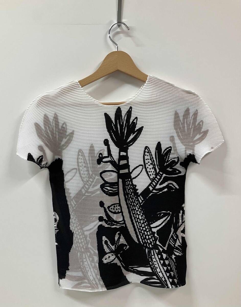未使用品◇ISSEY MIYAKE イッセイミヤケ 半袖カットソー Sサイズ