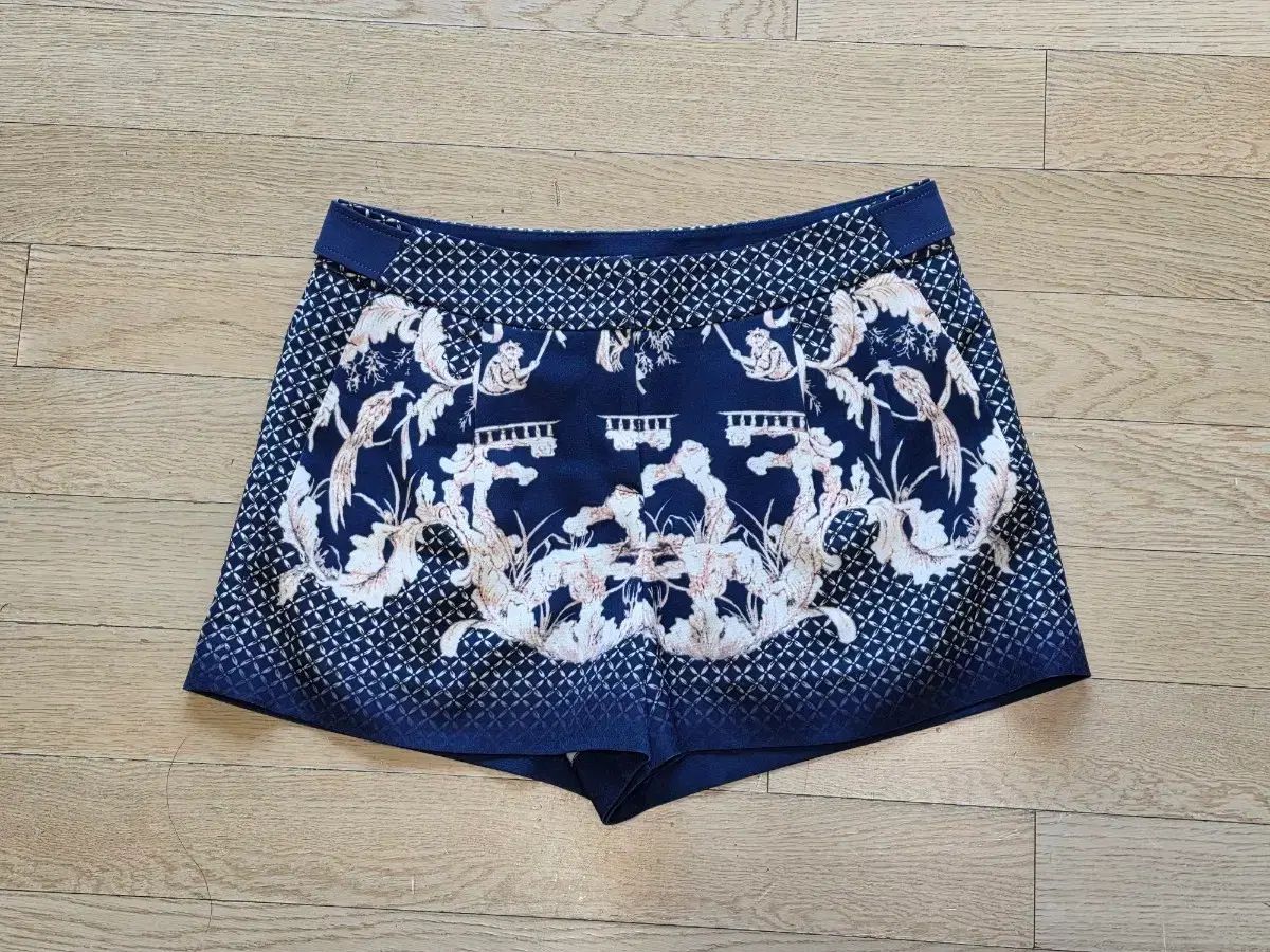 DEWL ハーフパンツ 55サイズ