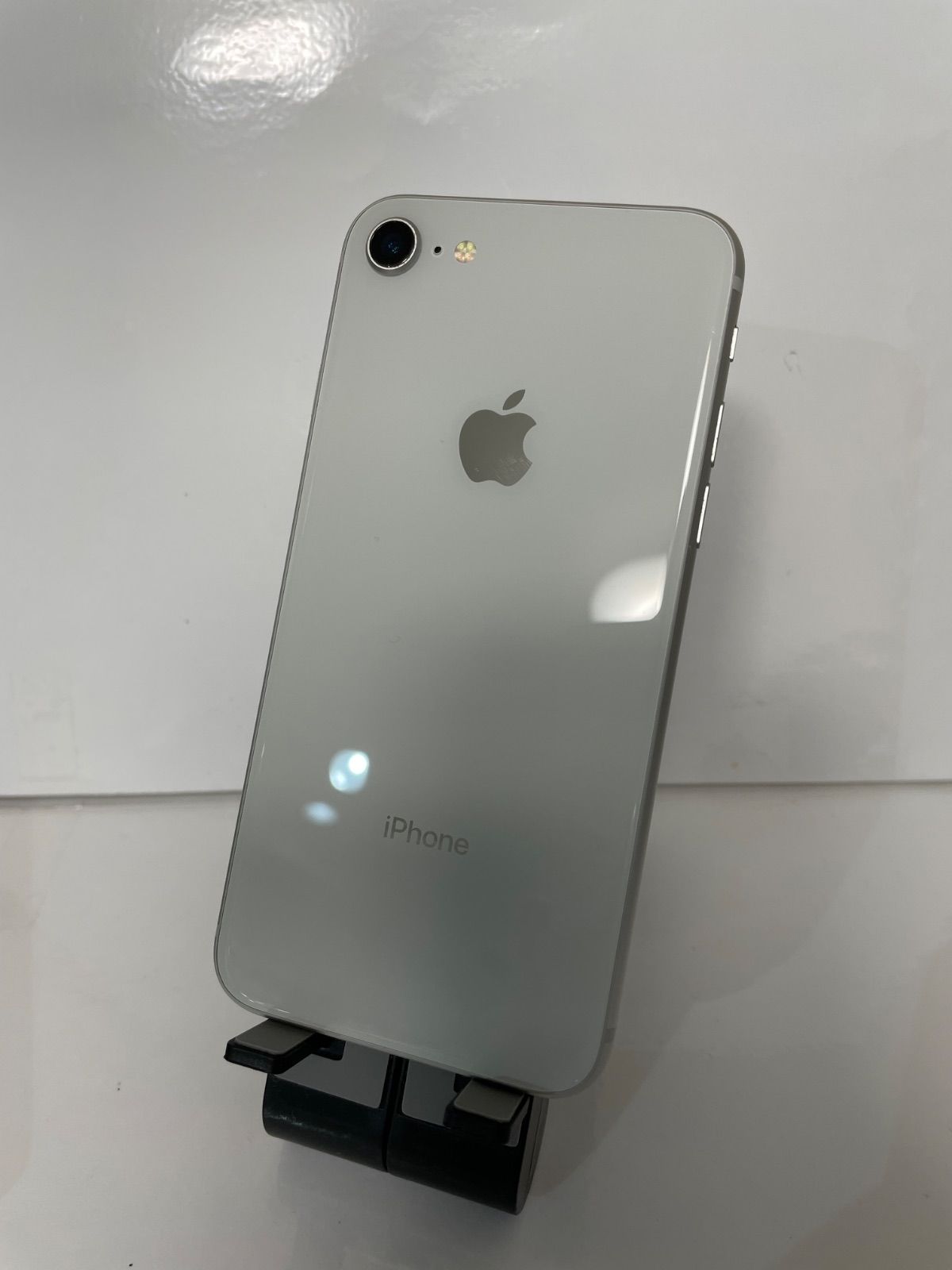 iPhone 8 64GB シルバー docomo SIMロック解除済 訳あり - メルカリ