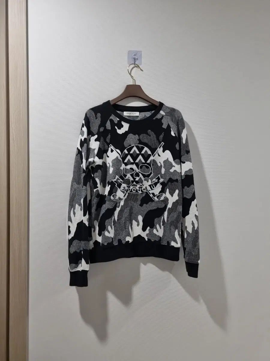 CHUUスカルカモフラージュニット
