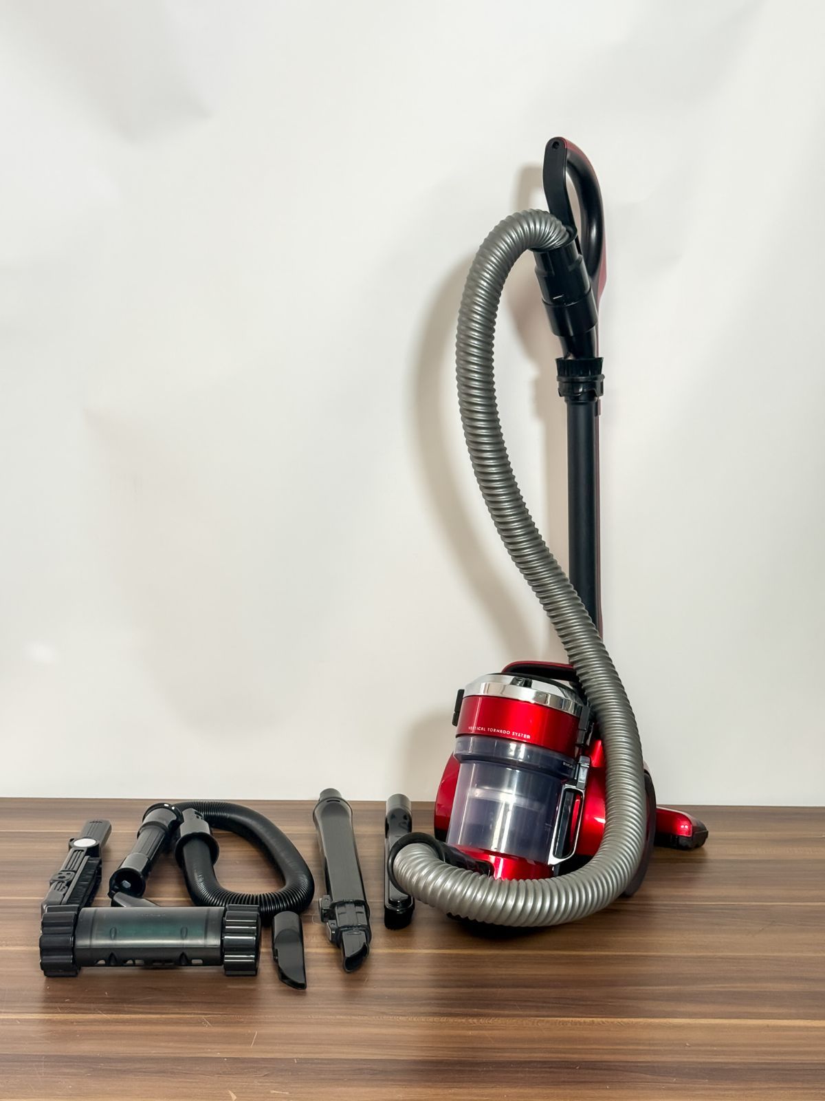 東芝 サイクロン掃除機 VC-SG514 2018年製 レッド 動作確認済 - メルカリ