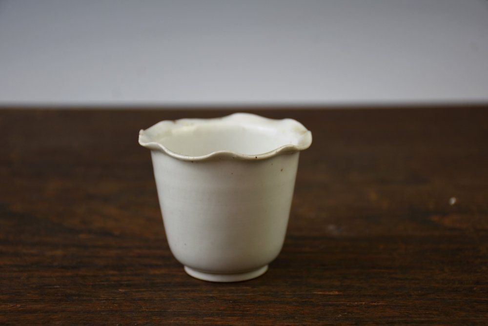 【蔵A6378ｃ】古美術　古伊万里　白磁輪花猪口　中期　鳥取白磁コレクター買取品！