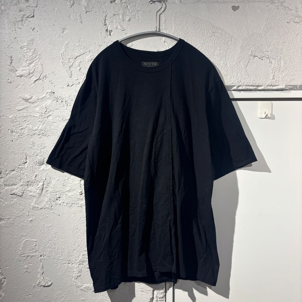 S'YTE サイト COTTON JERSEY VERTICALLY GRAFTED T-SHIRT WITH HEM SLITS 半袖Tシャツ UY-T09-005 ブラック size:3【表参道B05】