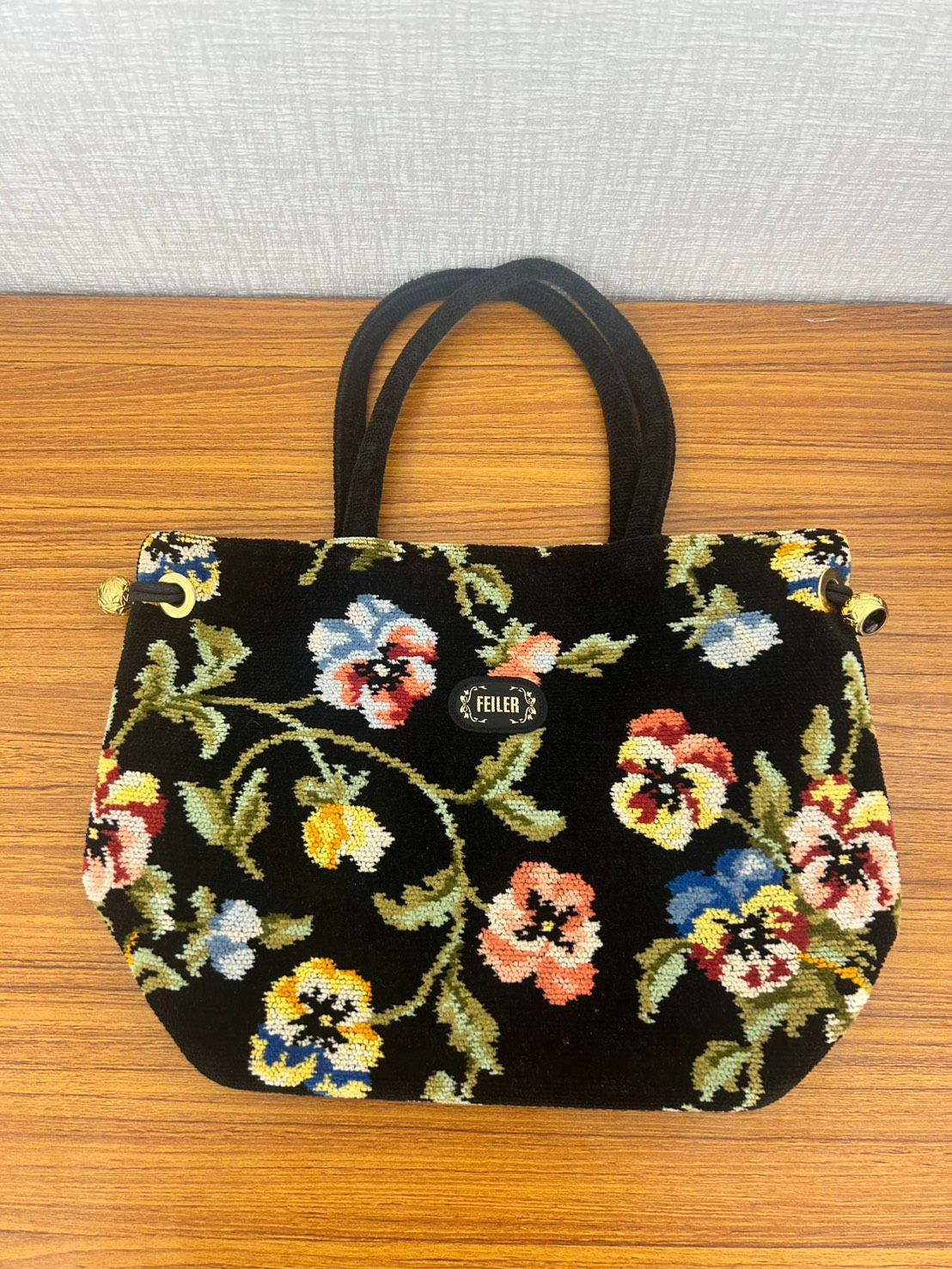 R【美品・保管品】FEILER フェイラー ハンドバッグ 花柄 シェニール織 ブラック 黒 人気デザイン パンジー柄 花柄 収納ポケット付き レトロ