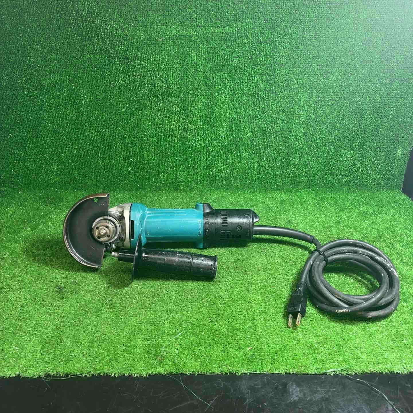 マキタ(makita) 100mmディスクグラインダ 9533B【藤沢店】 7,566円
