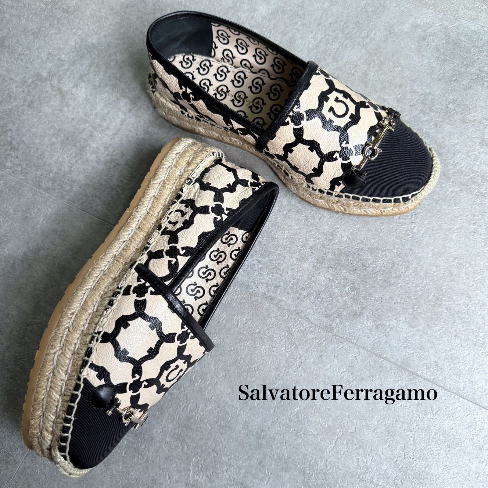 美品 SalvatoreFerragamo サルヴァトーレフェラガモ ガンチーニ エスパドリーユ 厚底 スニーカー スリッポン 7 C 24cm ブラック ホワイト