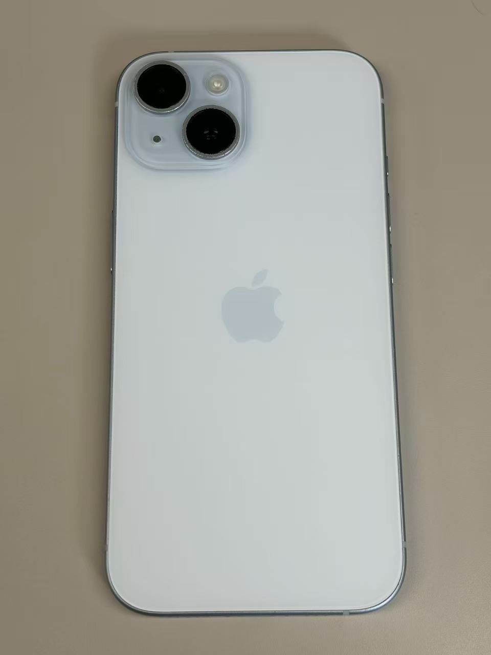 電池88%SIMフリー iPhone15 128GB ブルー