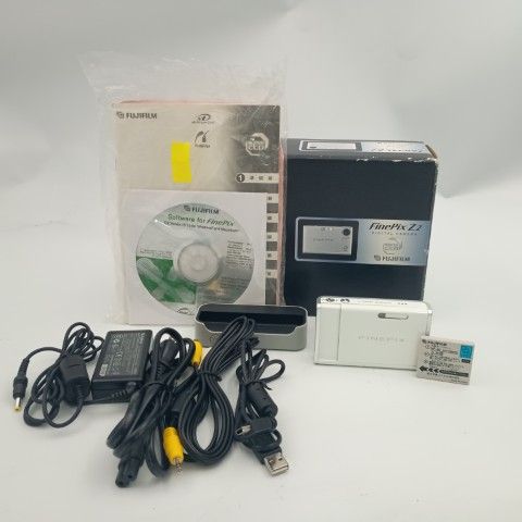 FUJIFILM FinePix Z2 White コンパクトデジタルカメラ