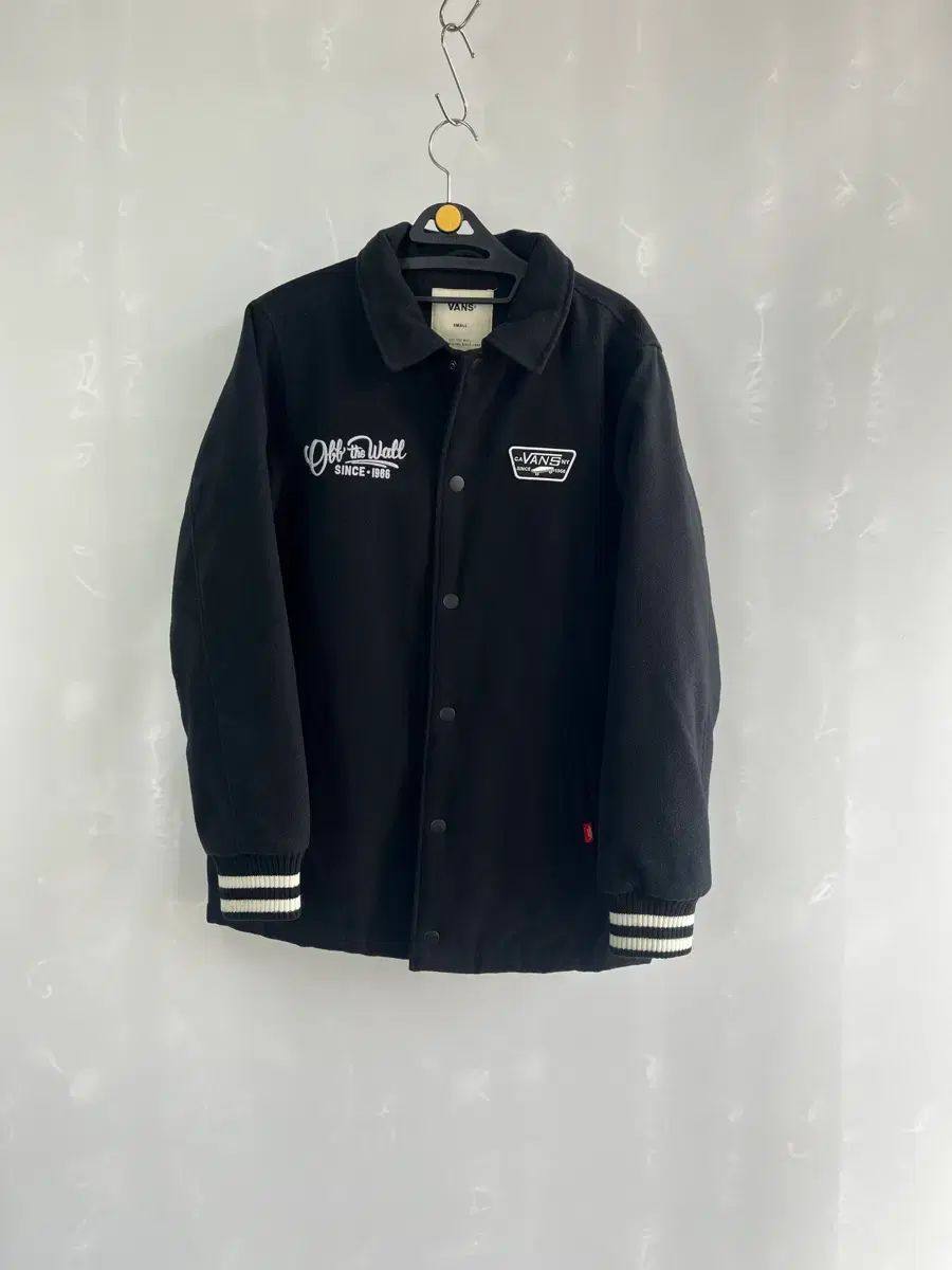 VANS ブラック スタジャン ジャケット - メルカリ