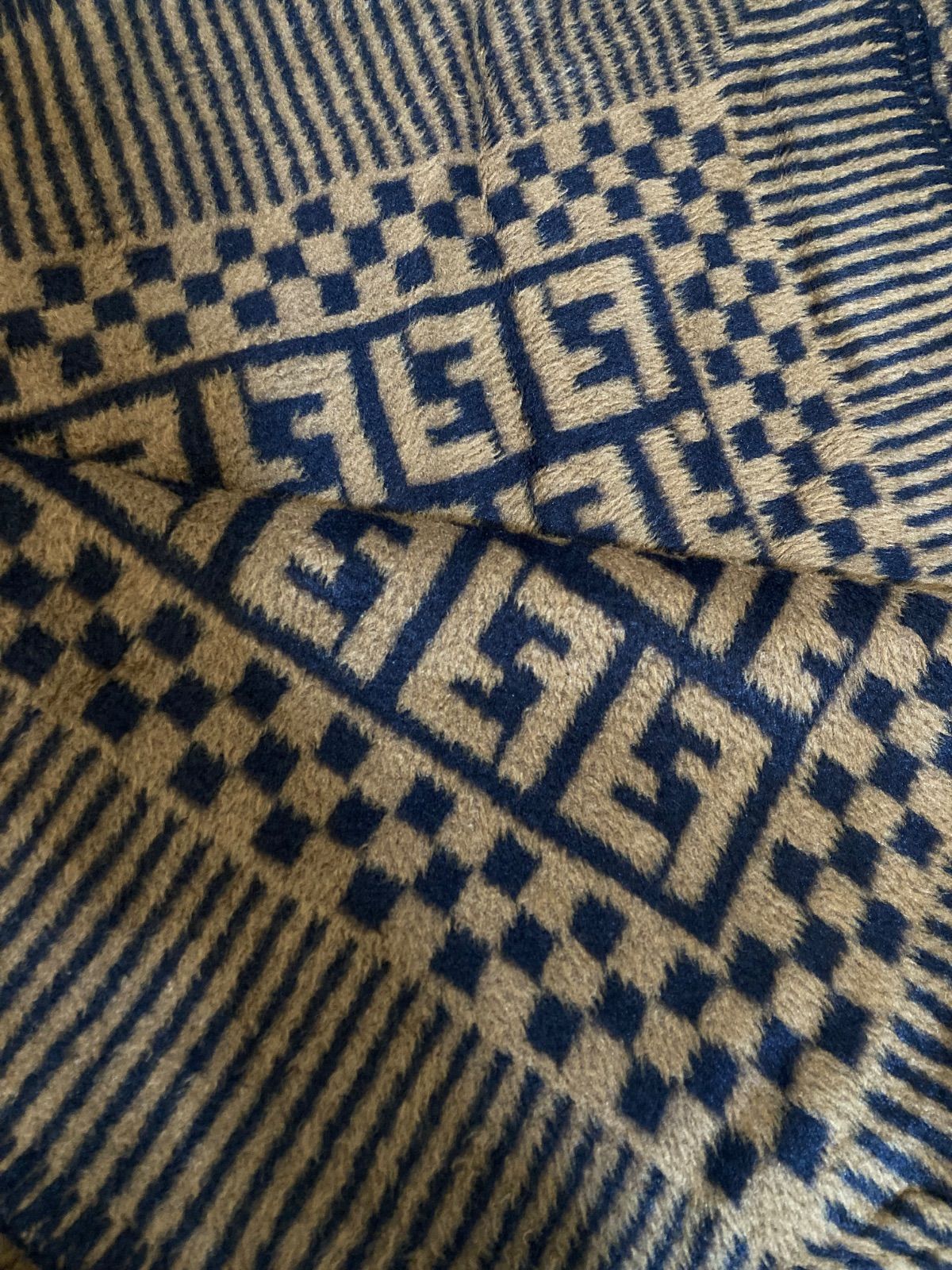 FENDI フェンディ 毛布 絹 ブラウン ズッカ 140×210cm-おすすめ特集の通販