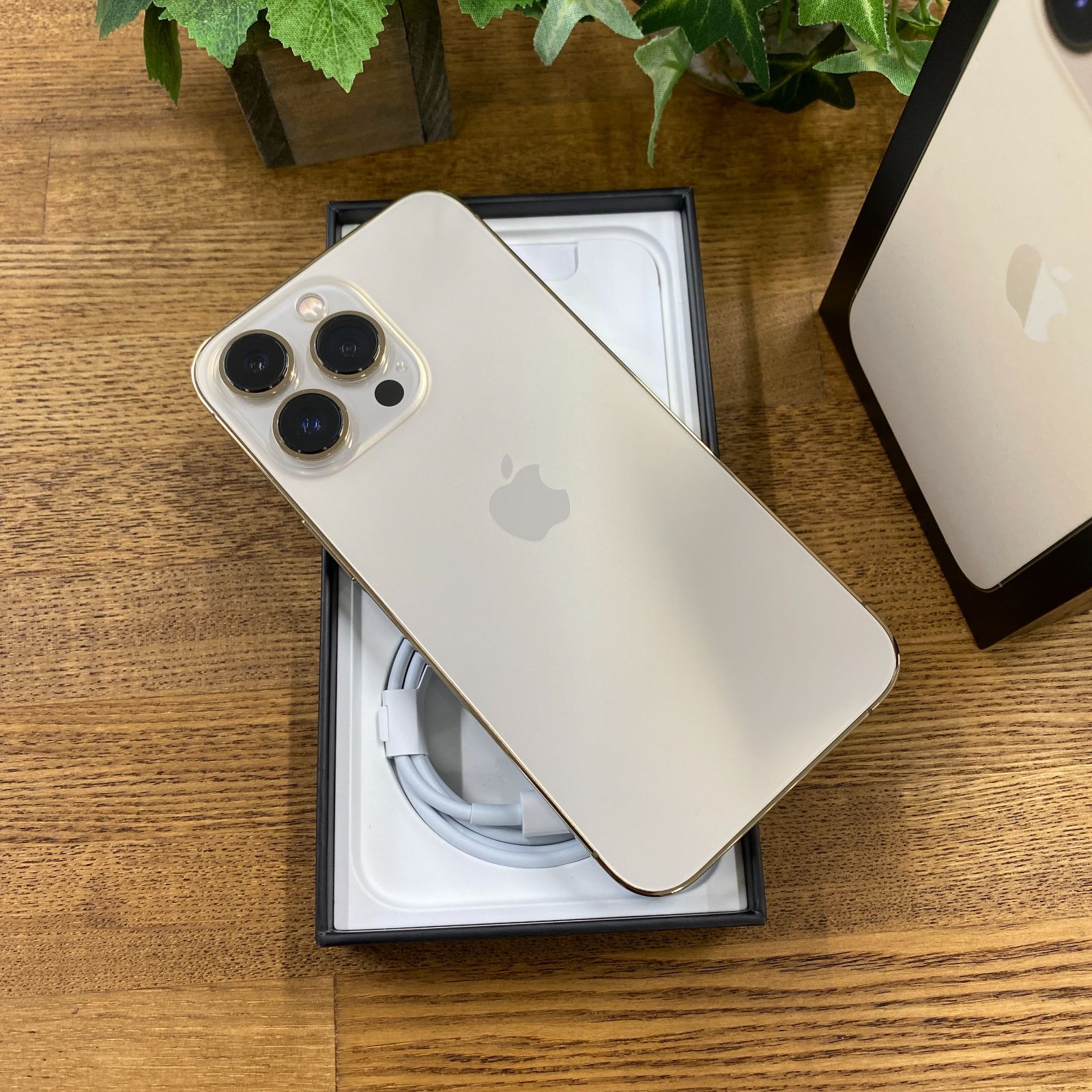 iPhone 13 Pro 128GB ゴールド SIMフリー 新品同様 - メルカリ