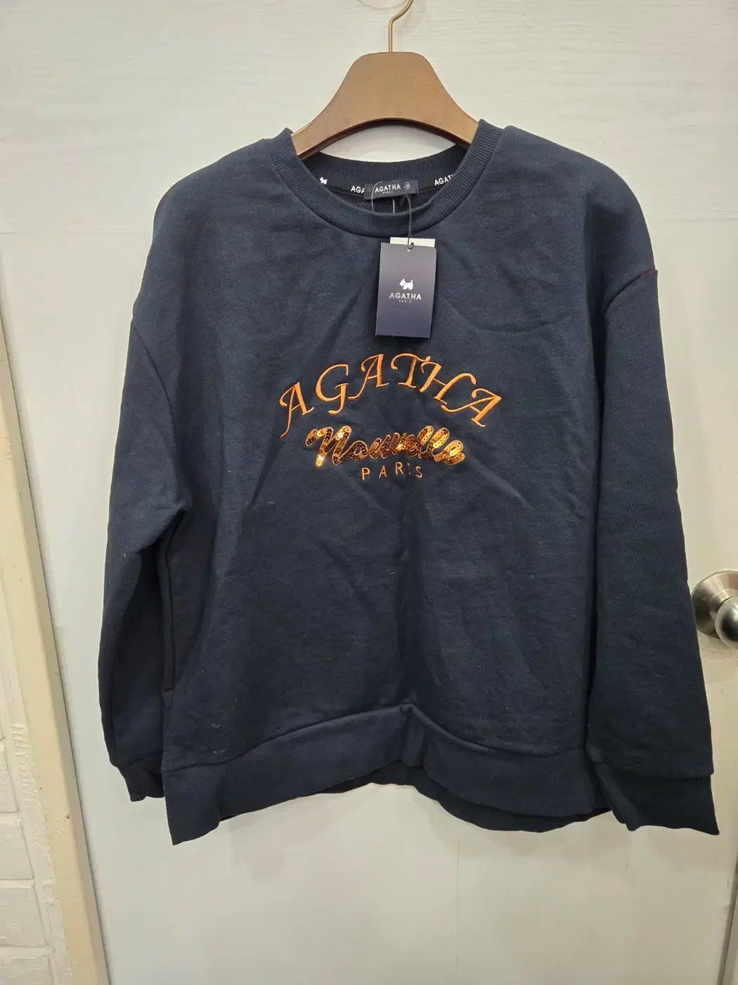 100 L 新品)) AGATHA アガタ スウェット デザインスタイリッシュで綺麗です