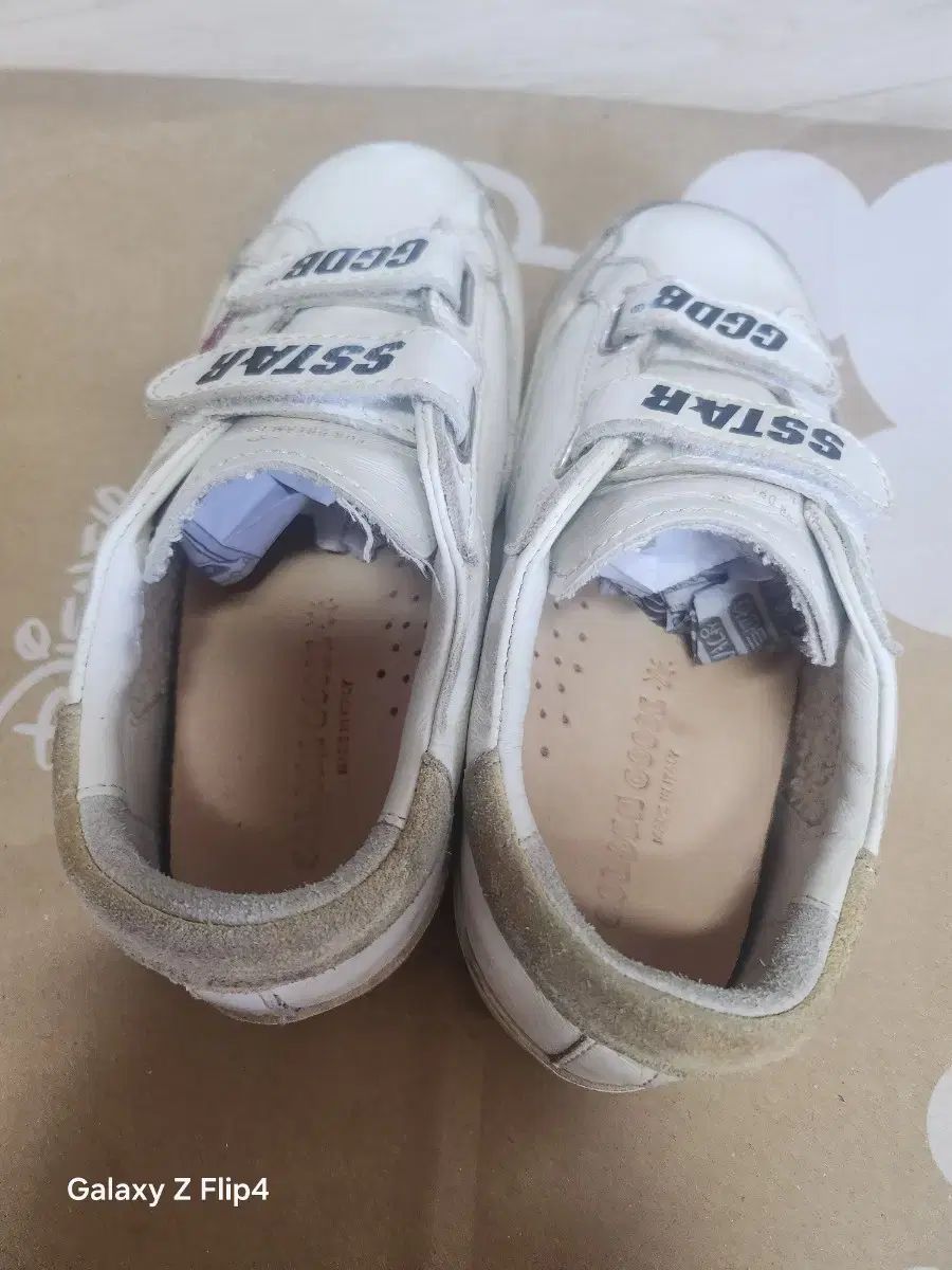 キッズGOLDEN GOOSE ゴールデングース GCGDB スニーカー ピンク グリッター