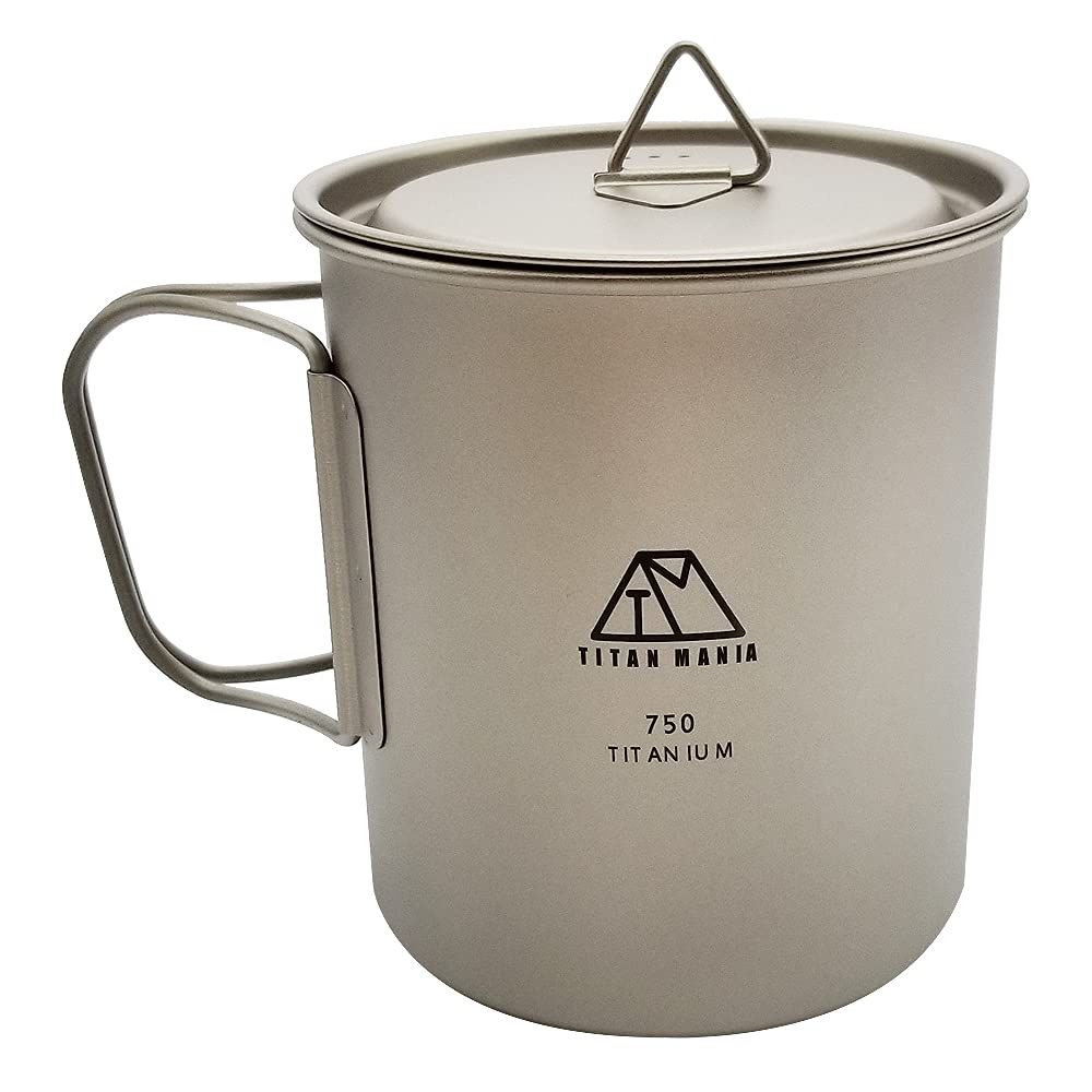 TITAN MANIA(チタンマニア) チタンマグカップ 750ml チタン製 蓋付き ソロキャンプ クッカー コッヘル 超軽量 頑丈 直火 シングルマグ 折りたたみハンドル付き アウトドア キャンプ用品 収納袋付き送料無料 762eff6d