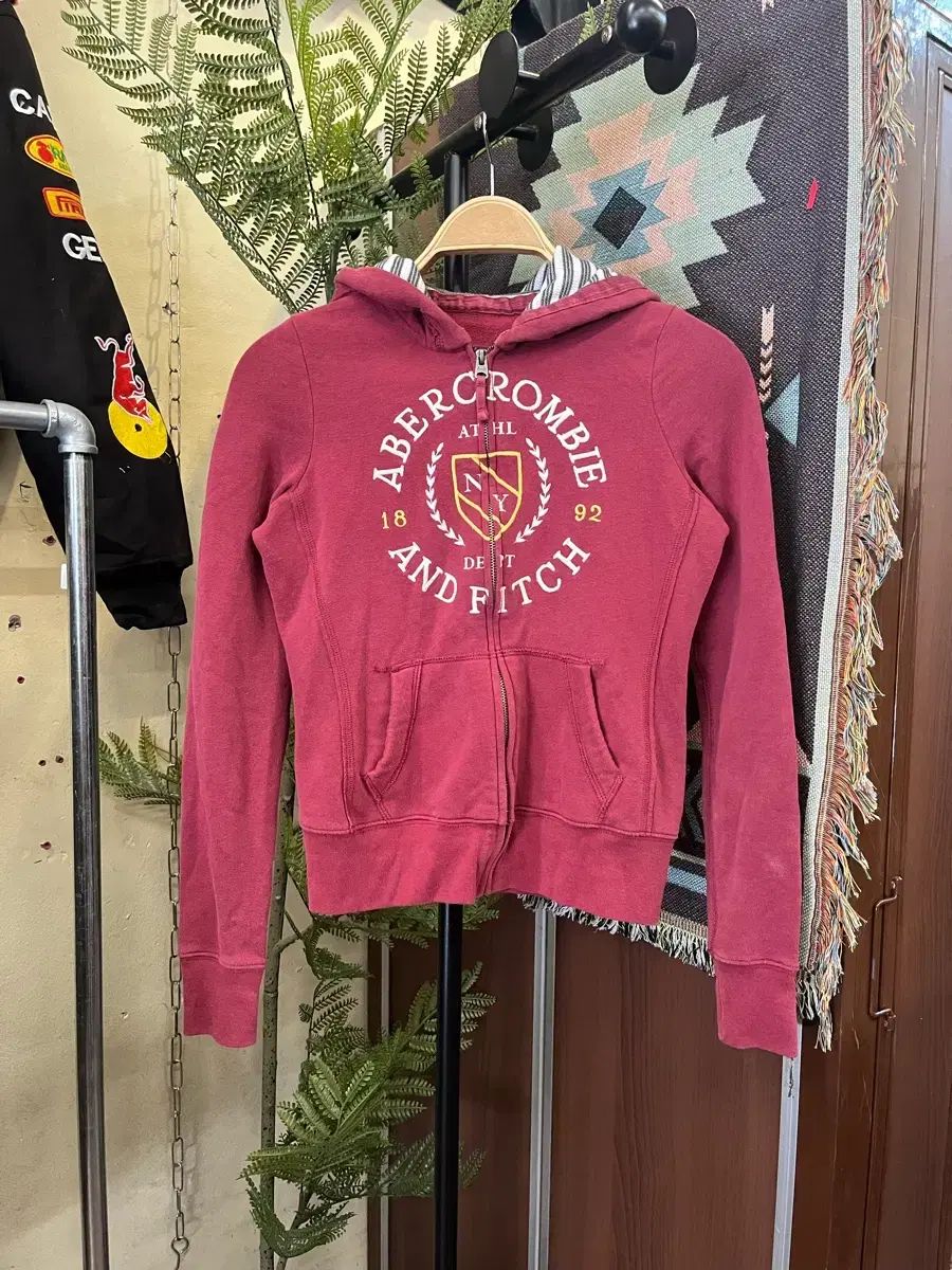Abercrombie & Fitch ヴィンテージ ロゴ フードジップアップ #csz851