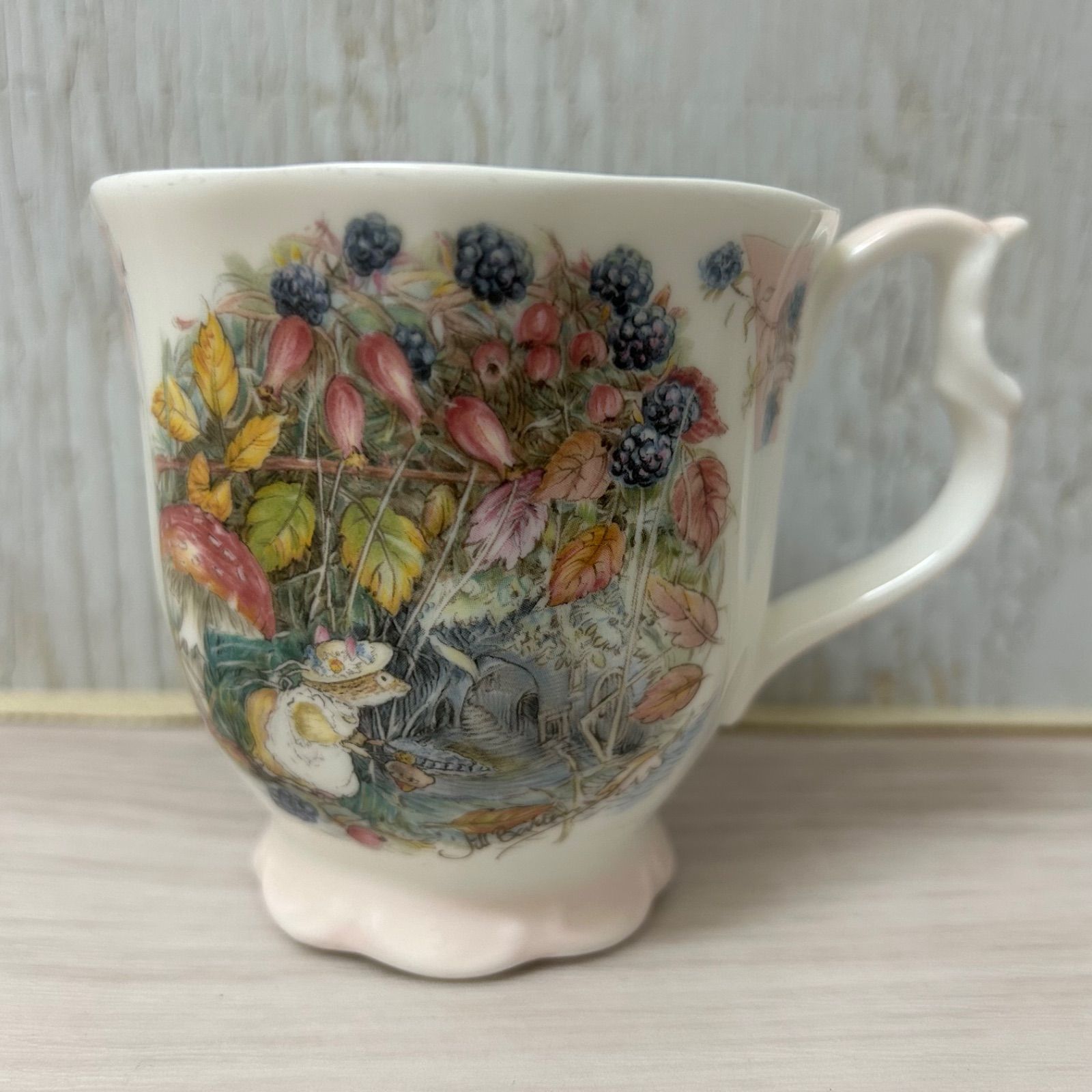 ロイヤルドルトン Brambly Hedge マグカップ 秋 Autumn ブランブリー