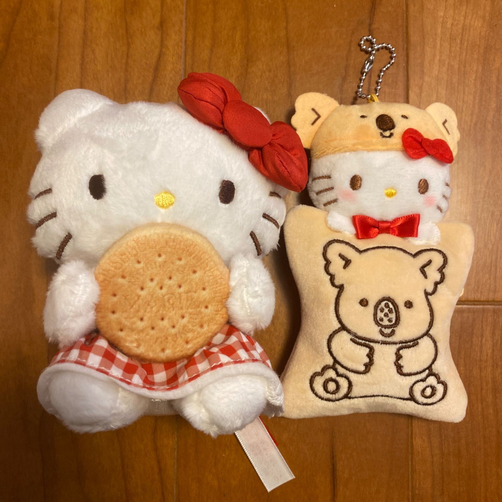 【2点セット】ハローキティ　森永マスコットとコアラのマーチ　ミニポーチ　サンリオ