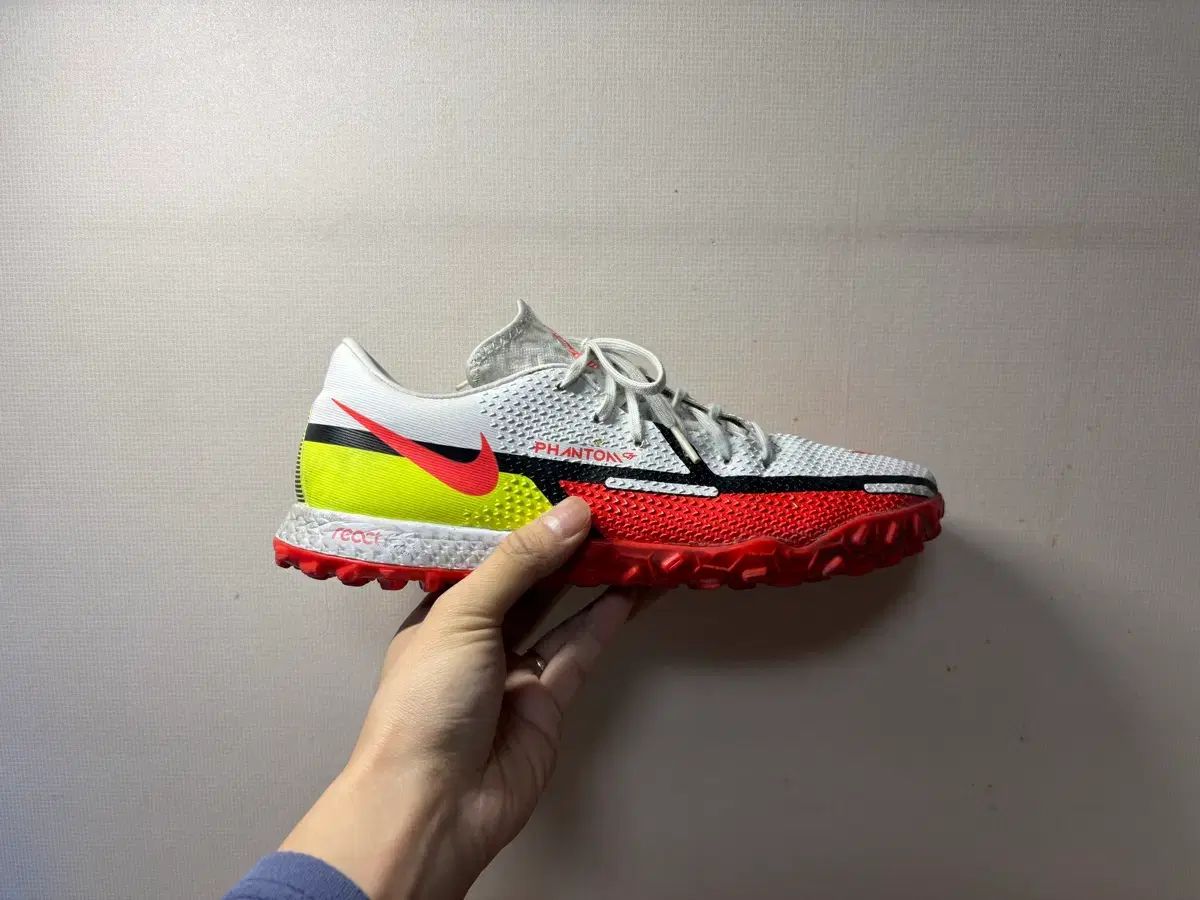 270 NIKE FANTOM GT2 プロ TF サッカーシューズ