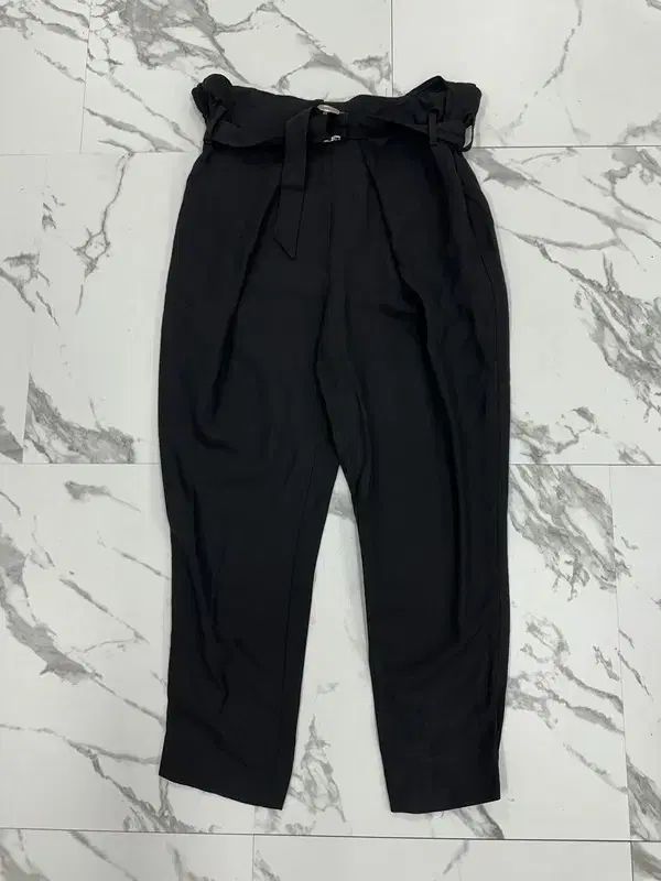 エンポリオアルマーニ ブラック ベルト付き パンツ