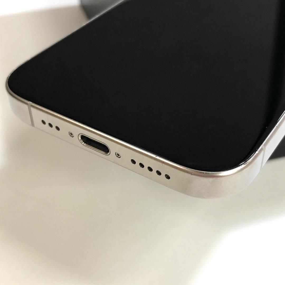 ジャンク】iPhone 15 Pro 128GB au ホワイトチタニウム - メルカリ