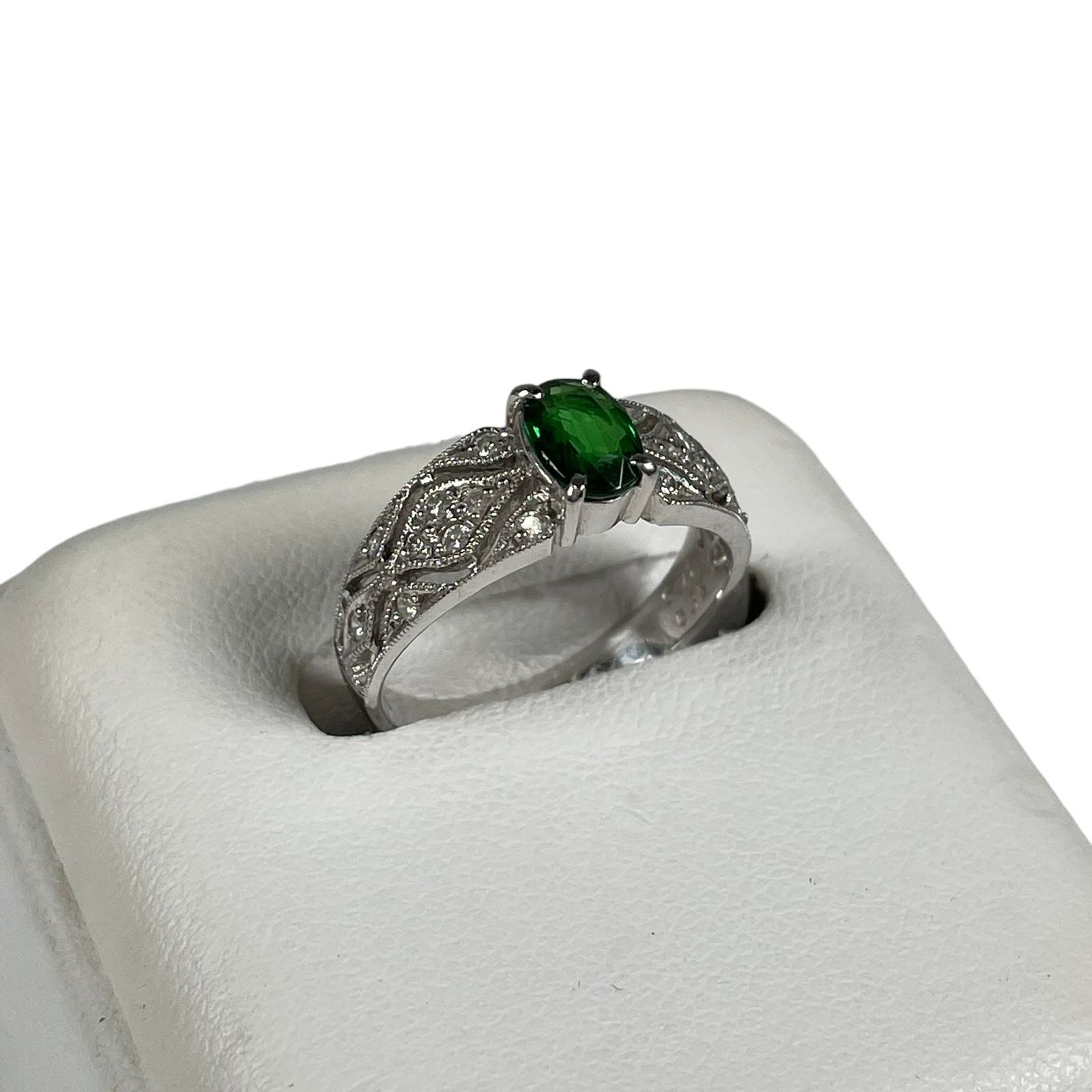 Pt900 グリーンガーネットリング ダイヤ0.15ct グリーンガーネット0.71 