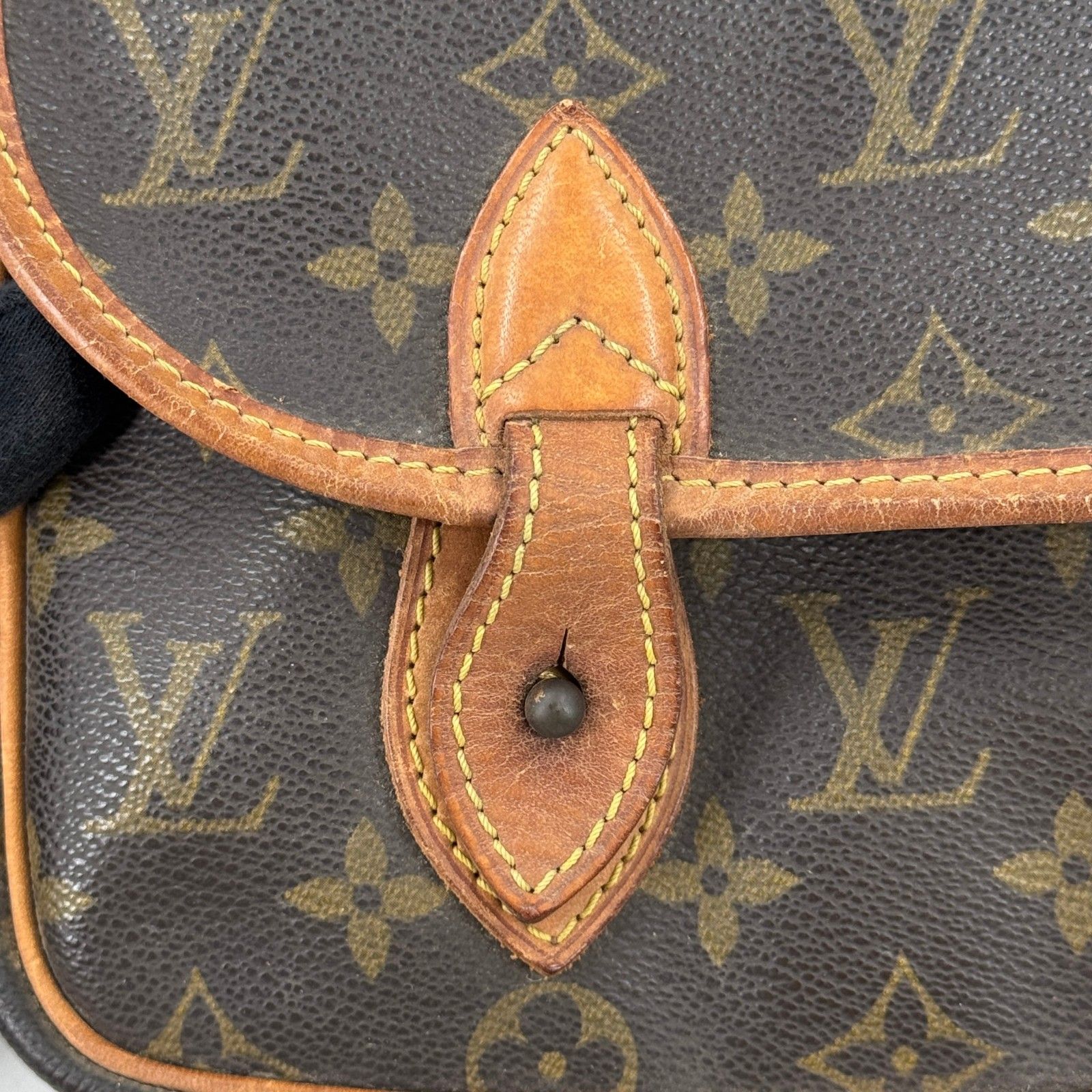 LOUIS VUITTON ジベシエールMM モノグラム フラップ ショルダー M42247 