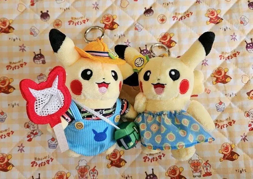 OLIVE YOUNG ピカチュウ キーホルダー ぬいぐるみ