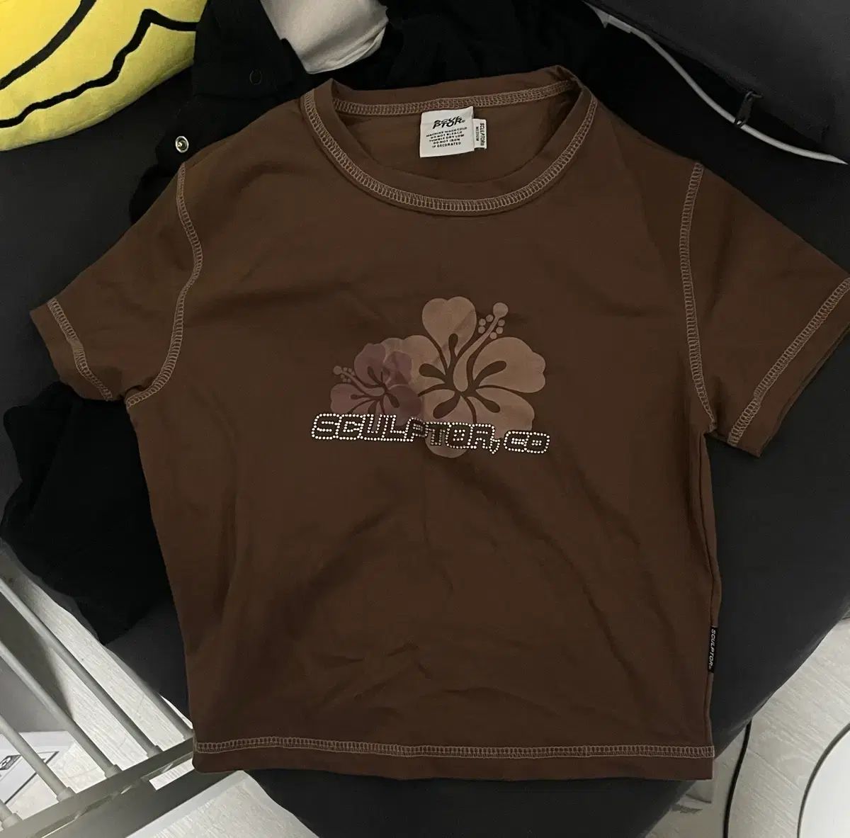 SCULPTOR ハイビスカス キュービック クロップド 半袖 Tシャツ