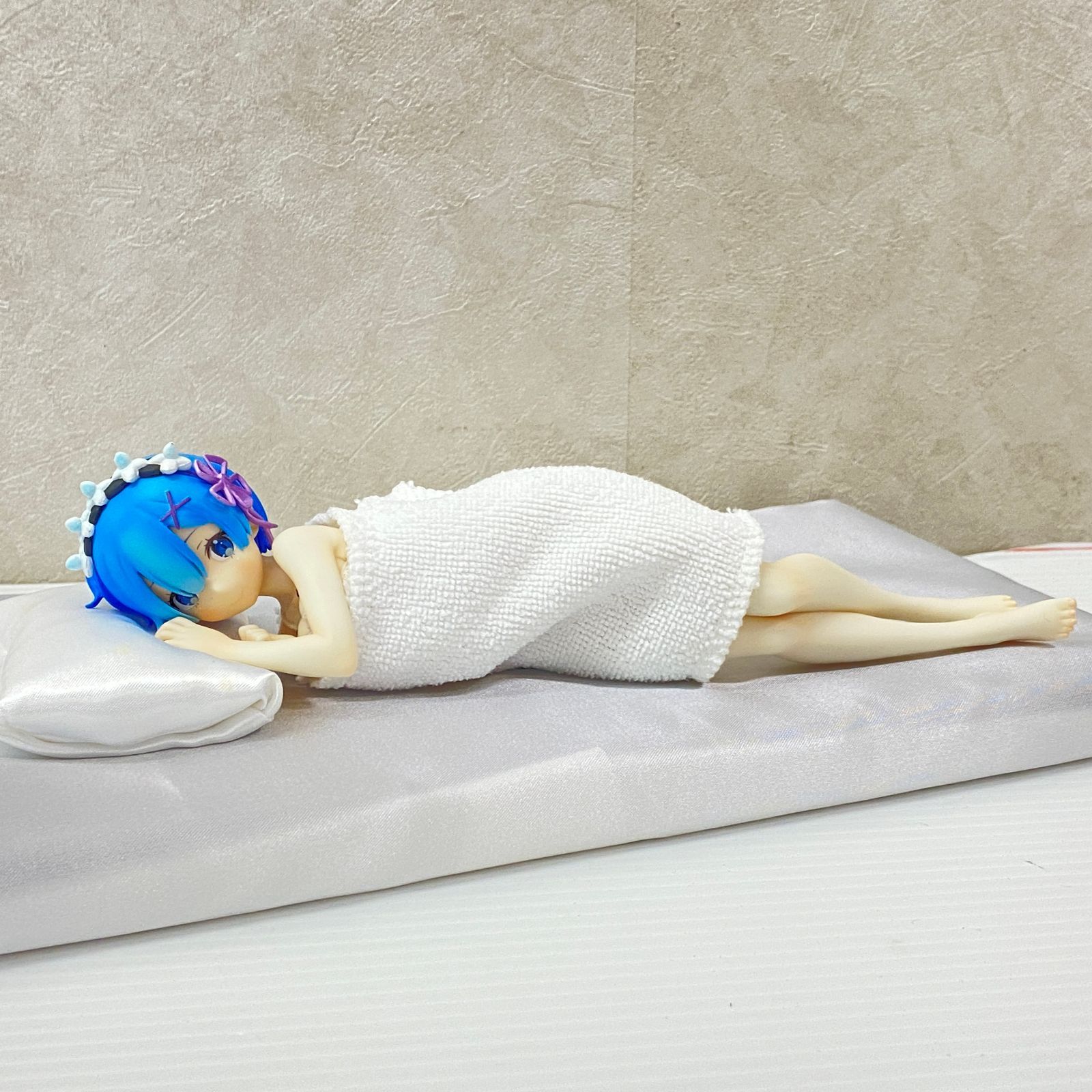 Re:ゼロから始める異世界生活 レム添い寝 1/7スケールフィギュア 