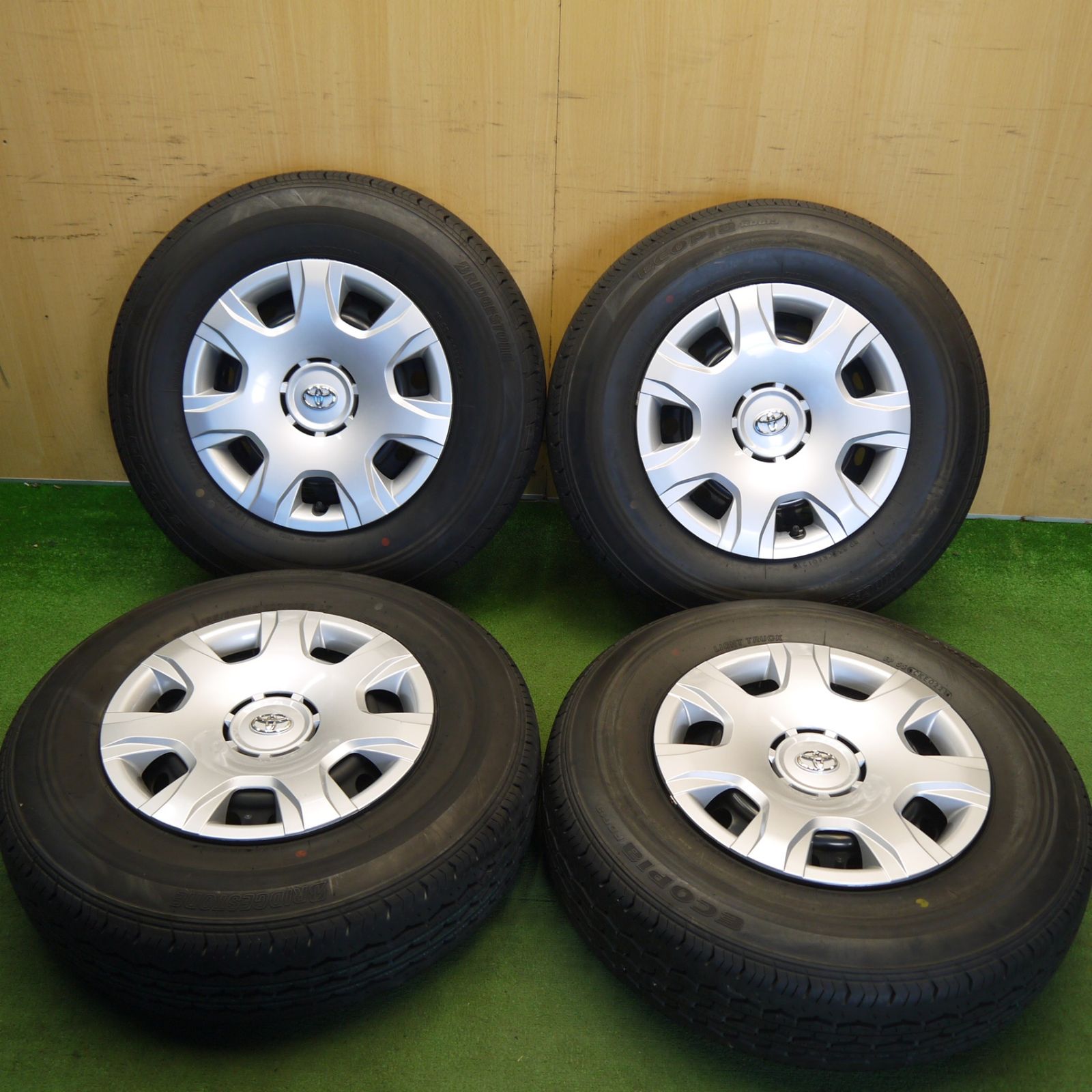ハイエース 純正 スチール 195/80R15 107/105N LT　6H139.7+35　4本中古品 195&frasl;80R15 107&frasl;105N ハイエース 107&frasl;105L L トヨタ