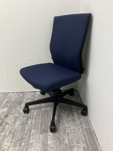 【中古品】オカムラ エスクードチェア C435ZR FFW4 ブルー 16,936円