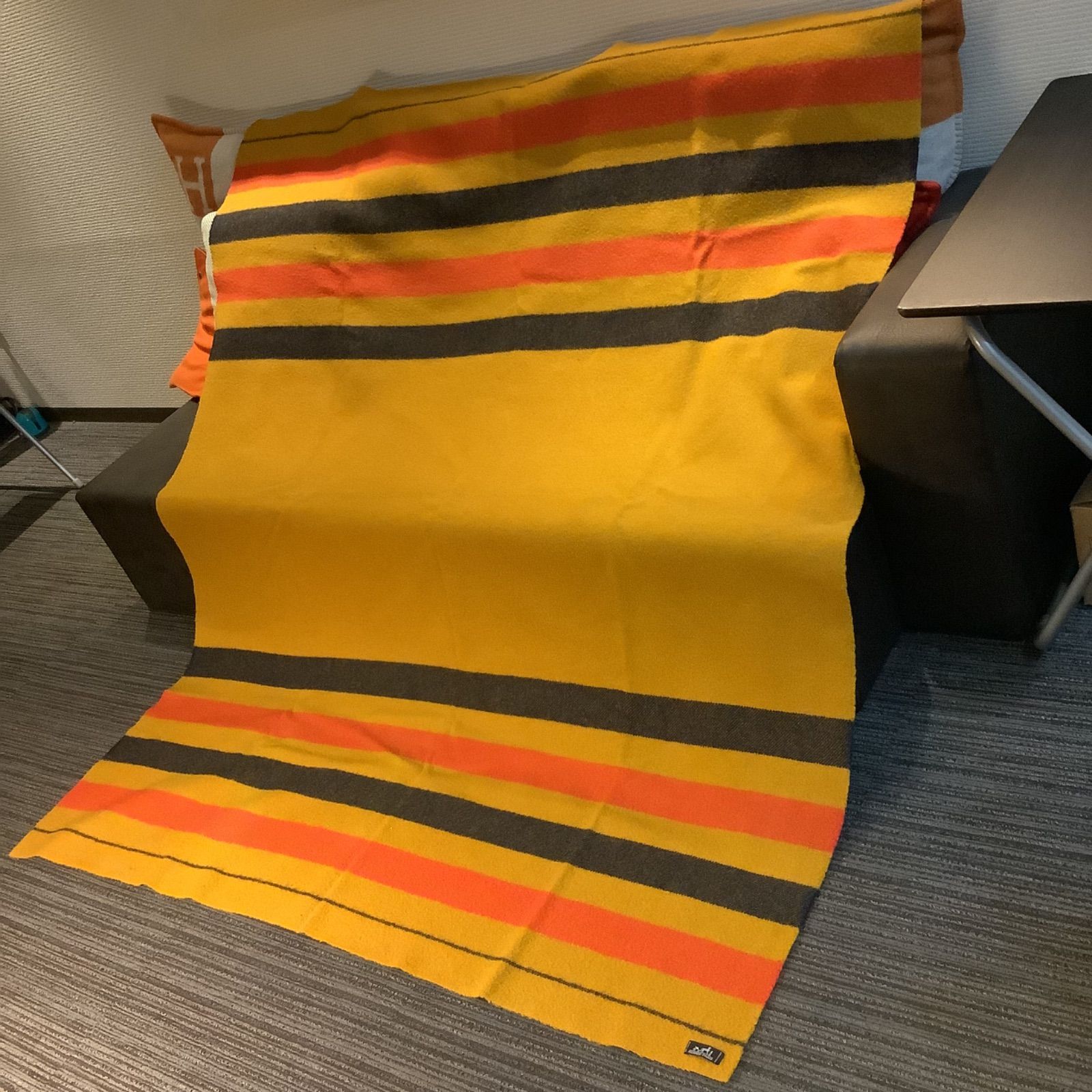 エルメス HERMES ロカバール ウール100％ 大判 ブランケット 毛布 約160cm×約180cm イエロー K118/T5/8